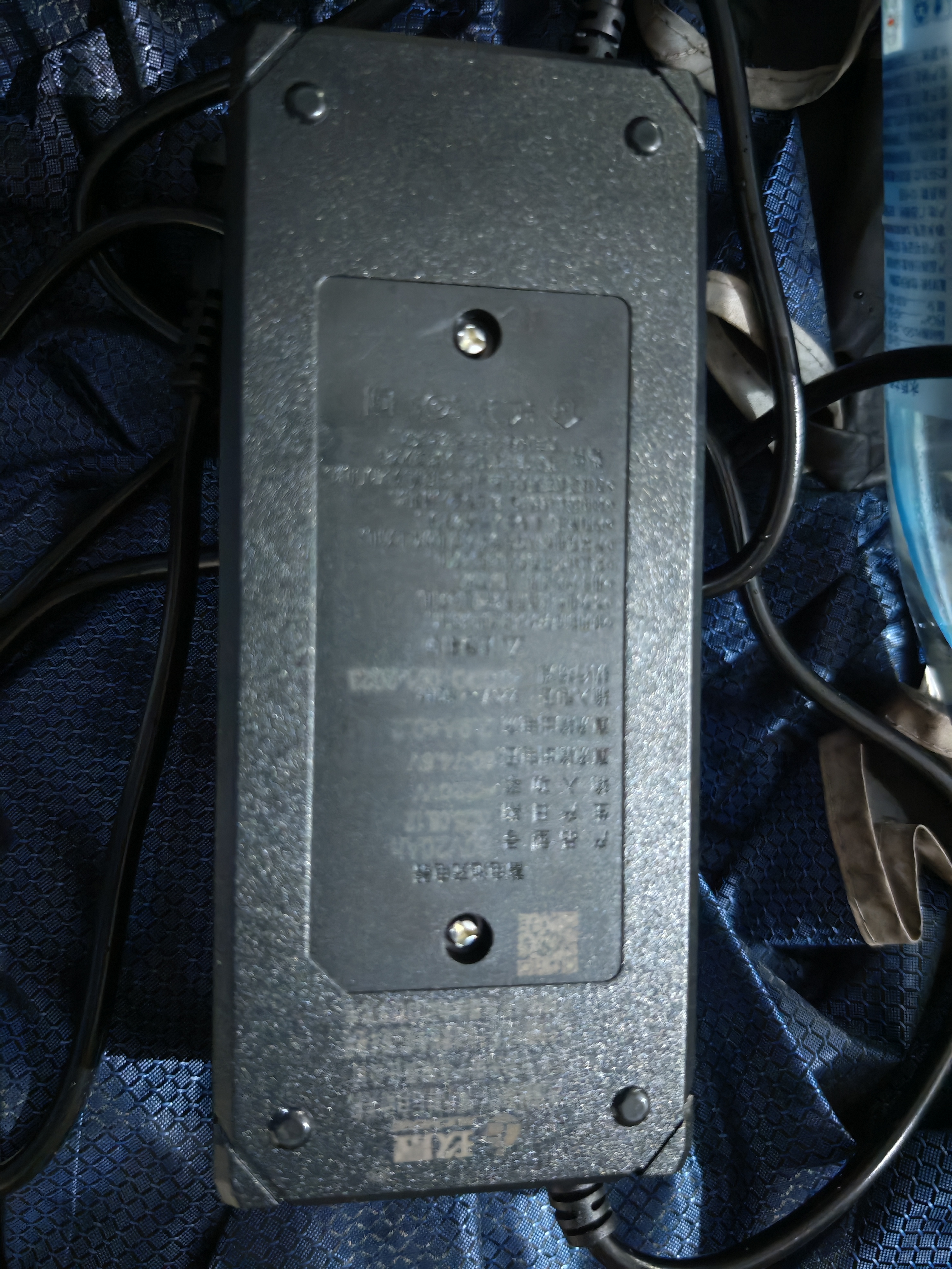 玖晟 电动车电瓶车充电器48V12Ah60V72V20Ah雅迪爱玛台铃三轮车智能 铅酸电池60V20Ah电量显示关机款 实拍图