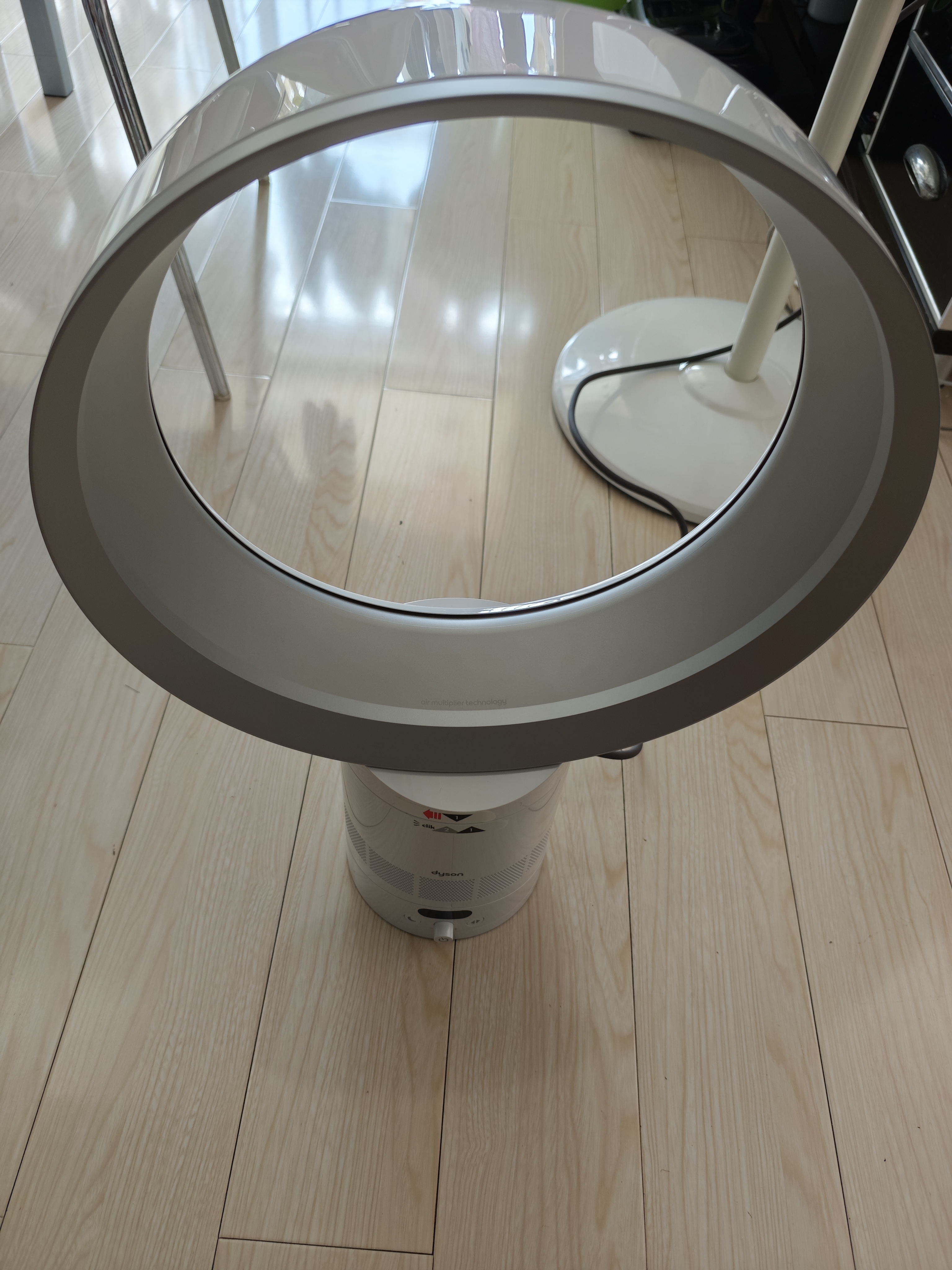 戴森（DYSON） AM12 Cool CF1 无叶电风扇家用落地扇超静音银白色大风力循环空气厨房卧室清凉礼物推荐 实拍图
