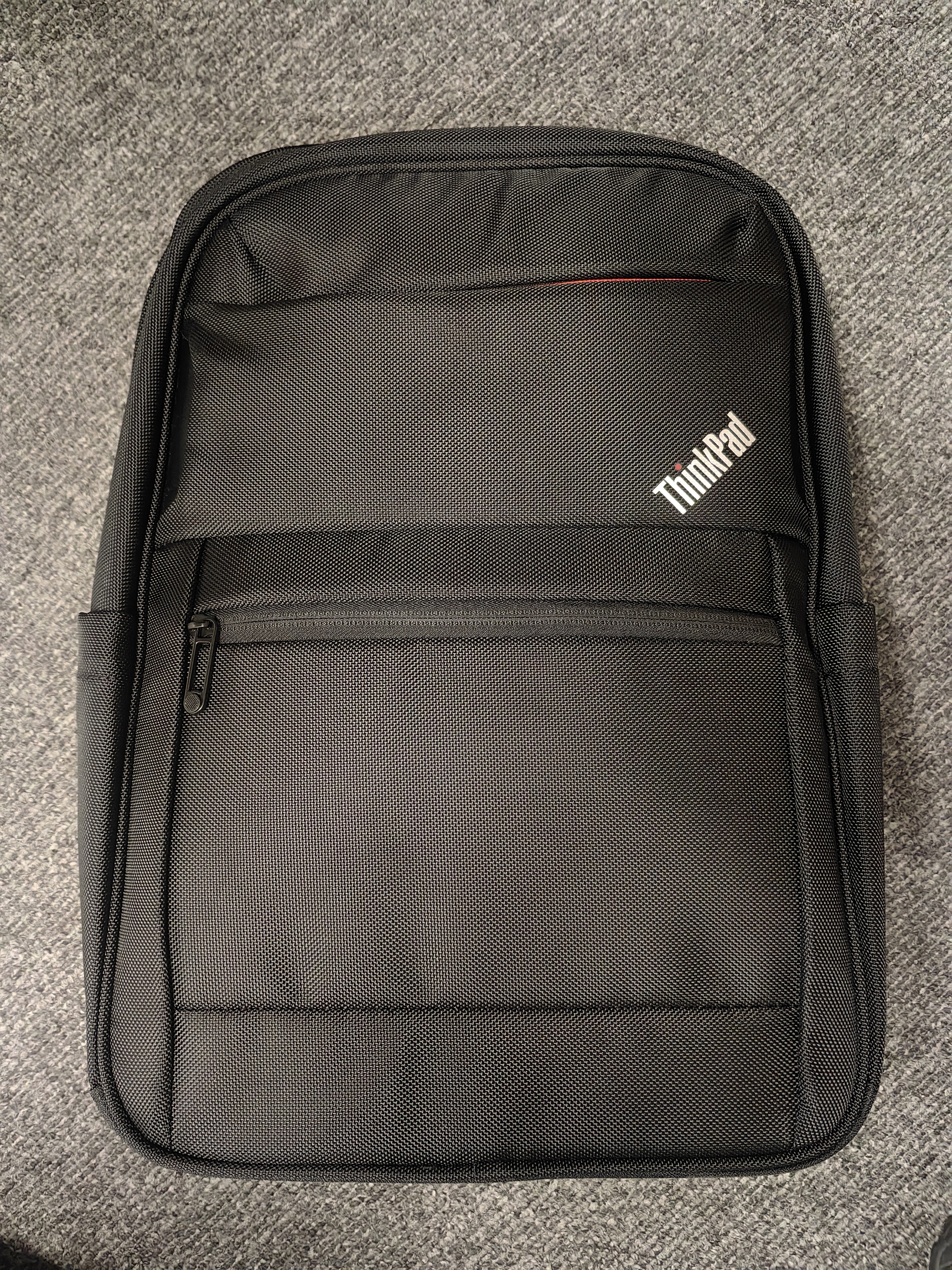 联想ThinkPad 双肩电脑包 15.6英寸商务差旅通勤防震出差 多功能笔记本背包 学生上学 带固定拉杆绑带 实拍图