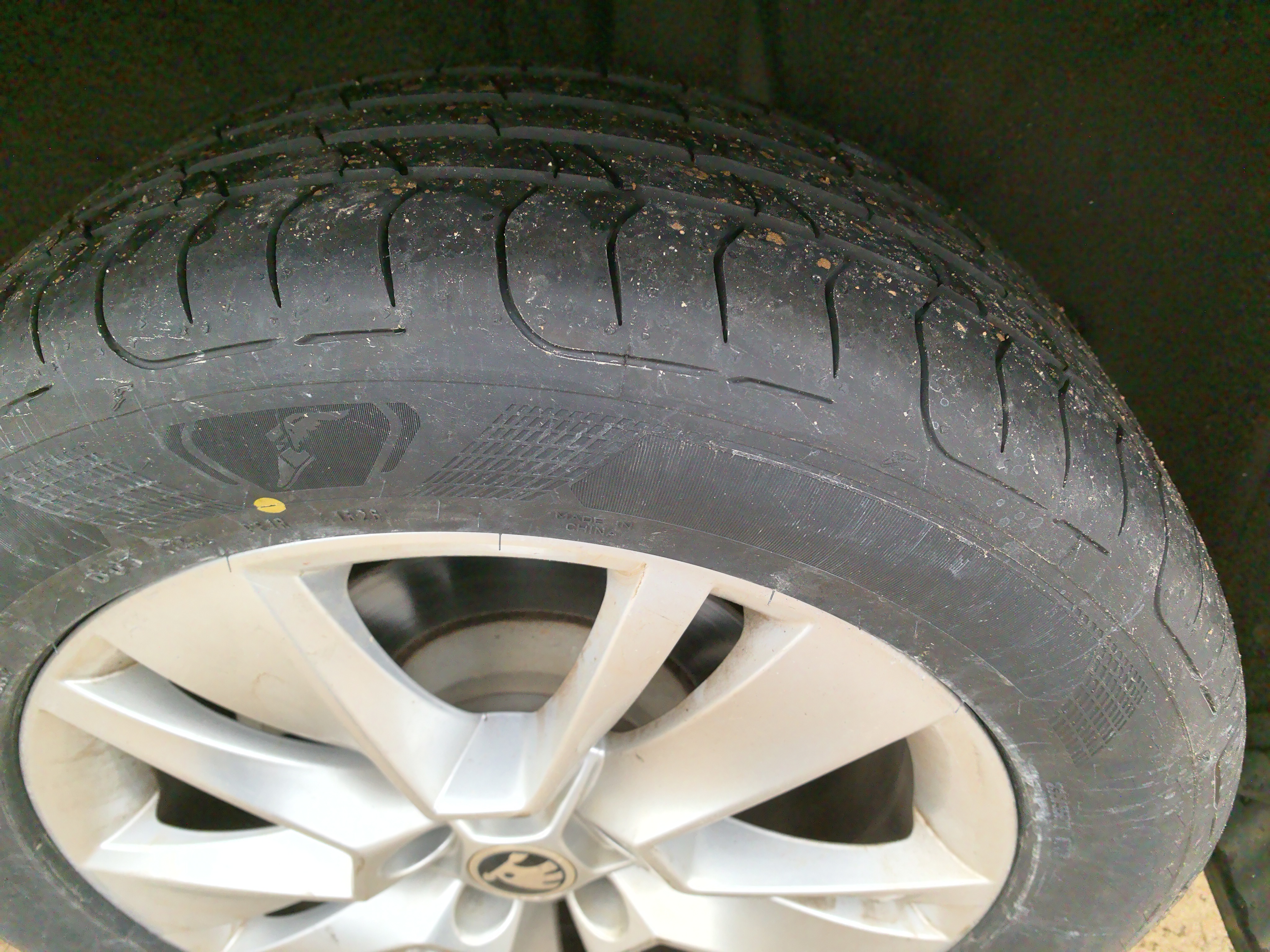 固特异（Goodyear）汽车轮胎 235/55R18 104W 鹰驰F1酷跑 适配探岳/途观L 御乘升级 实拍图