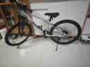 京东京造 XC350山地自行车铝合金禧玛诺21速油压碟刹成年人学生15寸时空银 实拍图