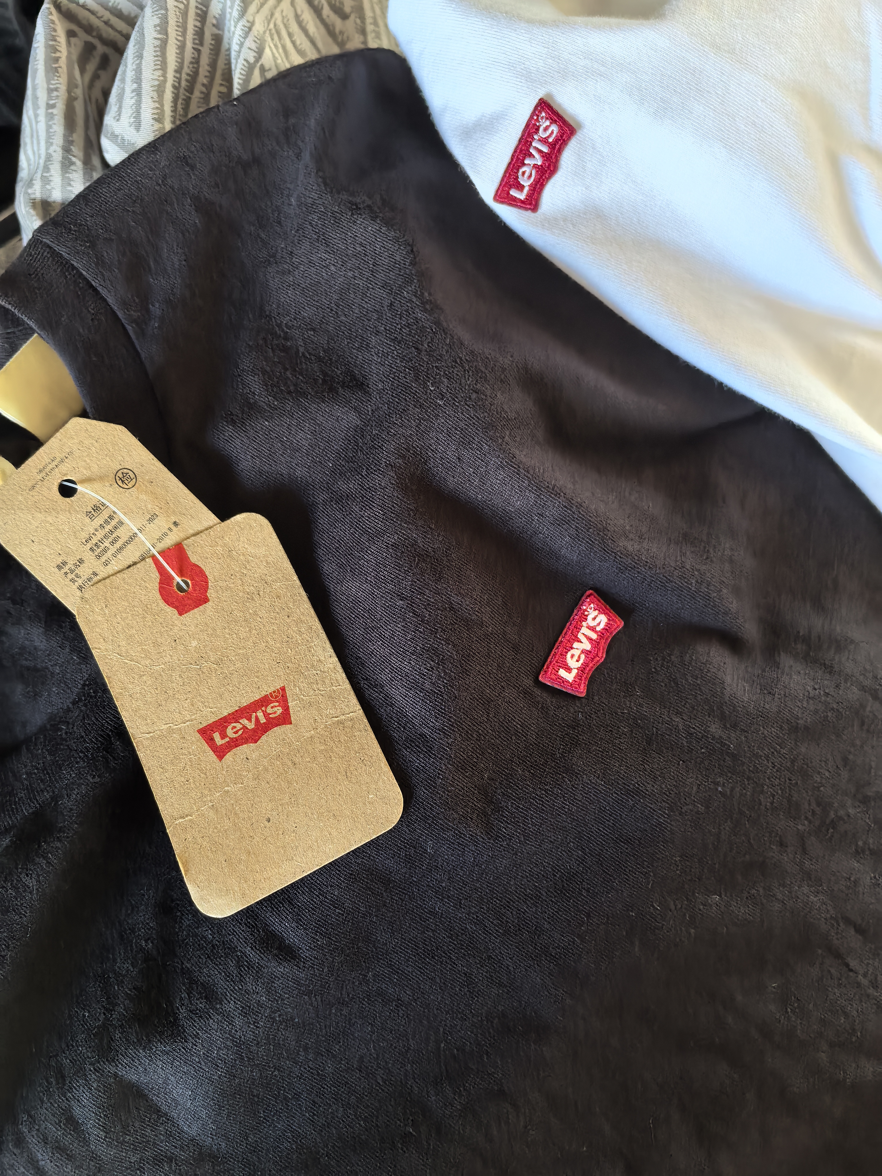 Levi's李维斯情侣同款美式复古简约休闲时尚宽松LOGO印花短袖T恤 黑色 002U3-0001 S 实拍图