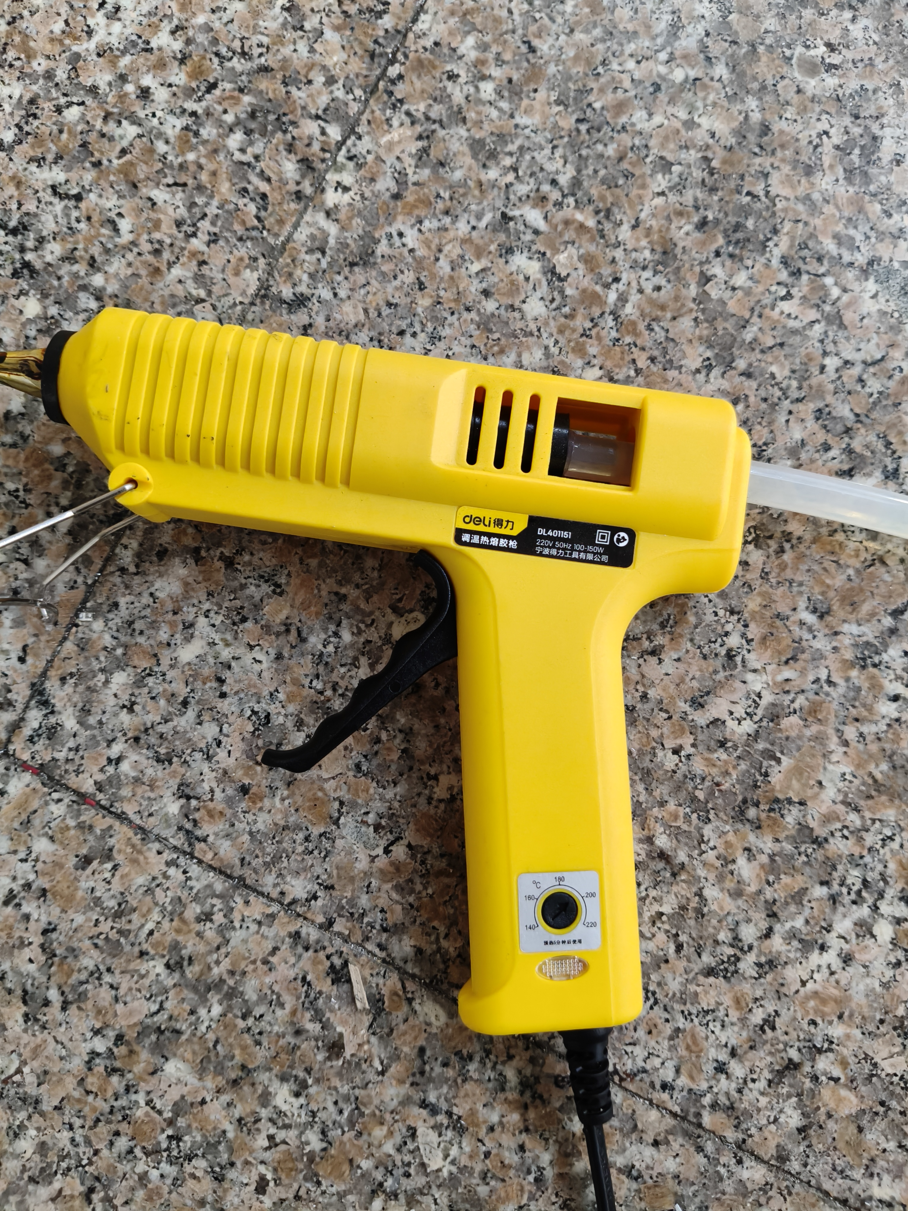 得力（deli）100W热熔胶枪家用手工制作DIY热熔枪恒温胶枪快速升温带10根胶棒 实拍图