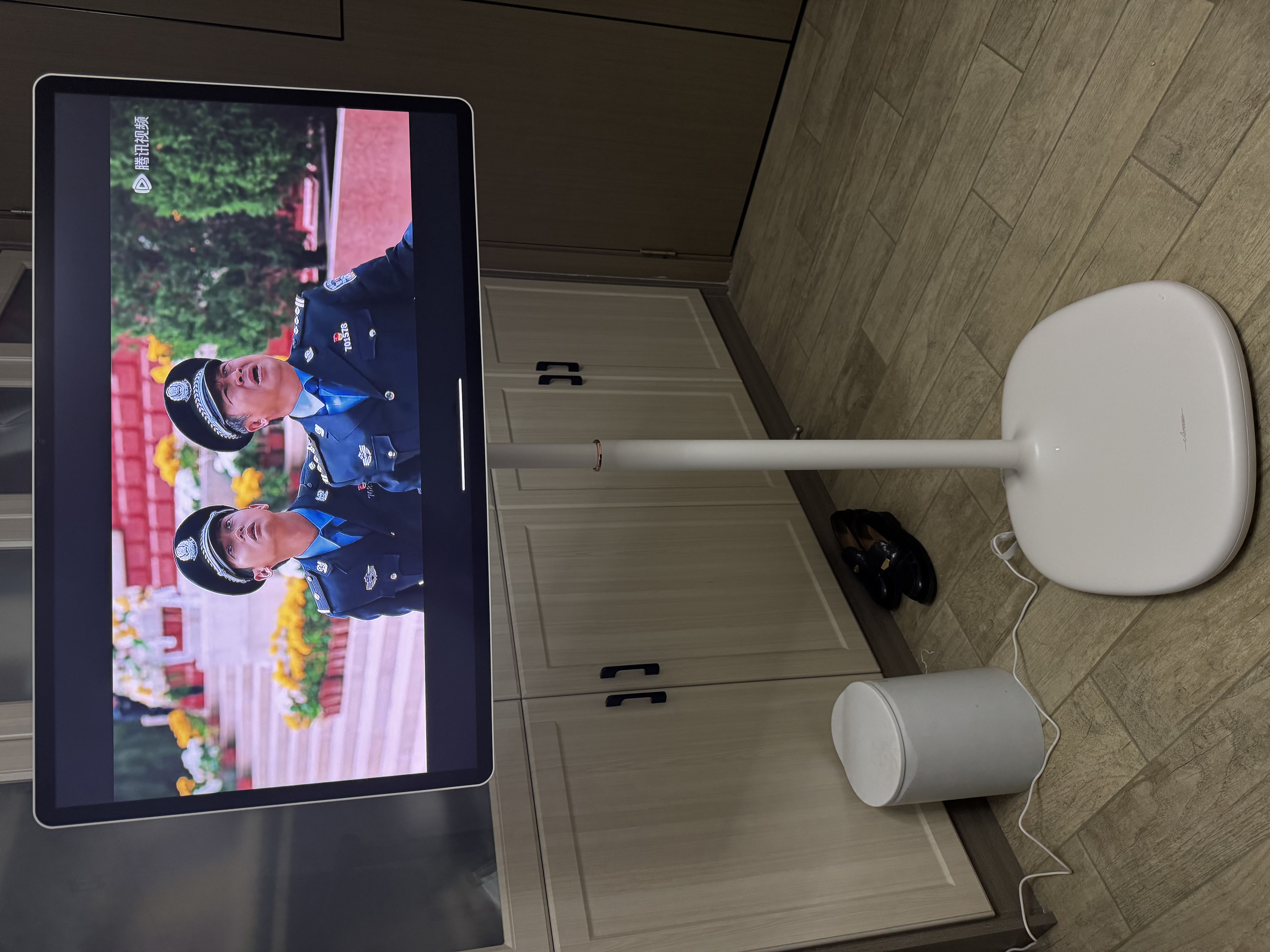 海信大白闺蜜机X8 Pro【升级JUOS款】 32英寸4K 3H快充12H长续航大平板 8+256GB AI升级 智能交互 实拍图