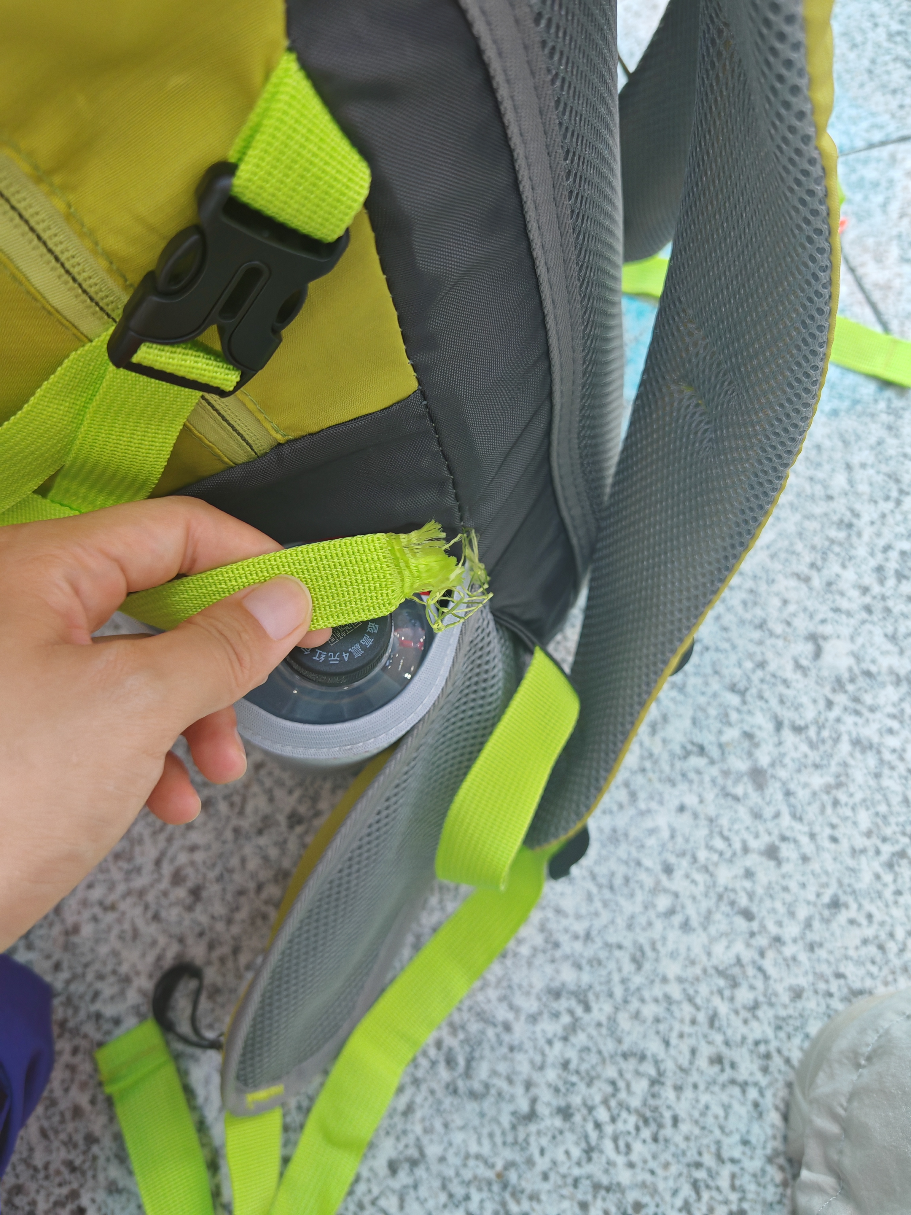 旋士户外登山包女徒步背包男士大容量双肩包轻便出游旅行爬山装备 京仓发货-【荧光绿】30L防泼水/轻量化 实拍图