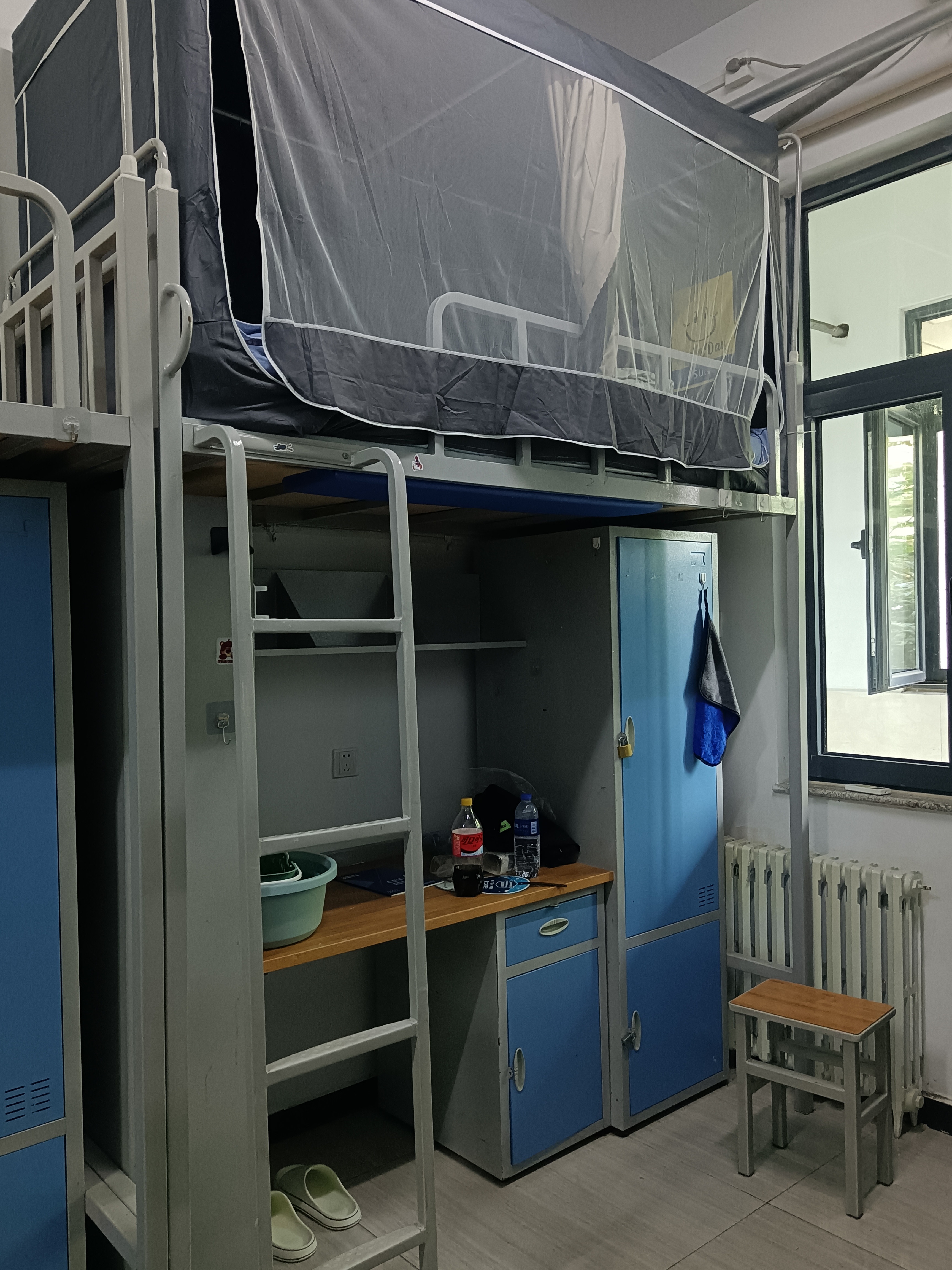 摩兰德（MITCMOLARD）宿舍床帘上下铺强遮光蚊帐大学生一体式全封闭0.9*1.9米全包窗帘 暗灰色【遮光100%丨宽高可调节丨0涂层】 190cm*90cm 高度70-120cm丨上下铺通用【五 实拍图