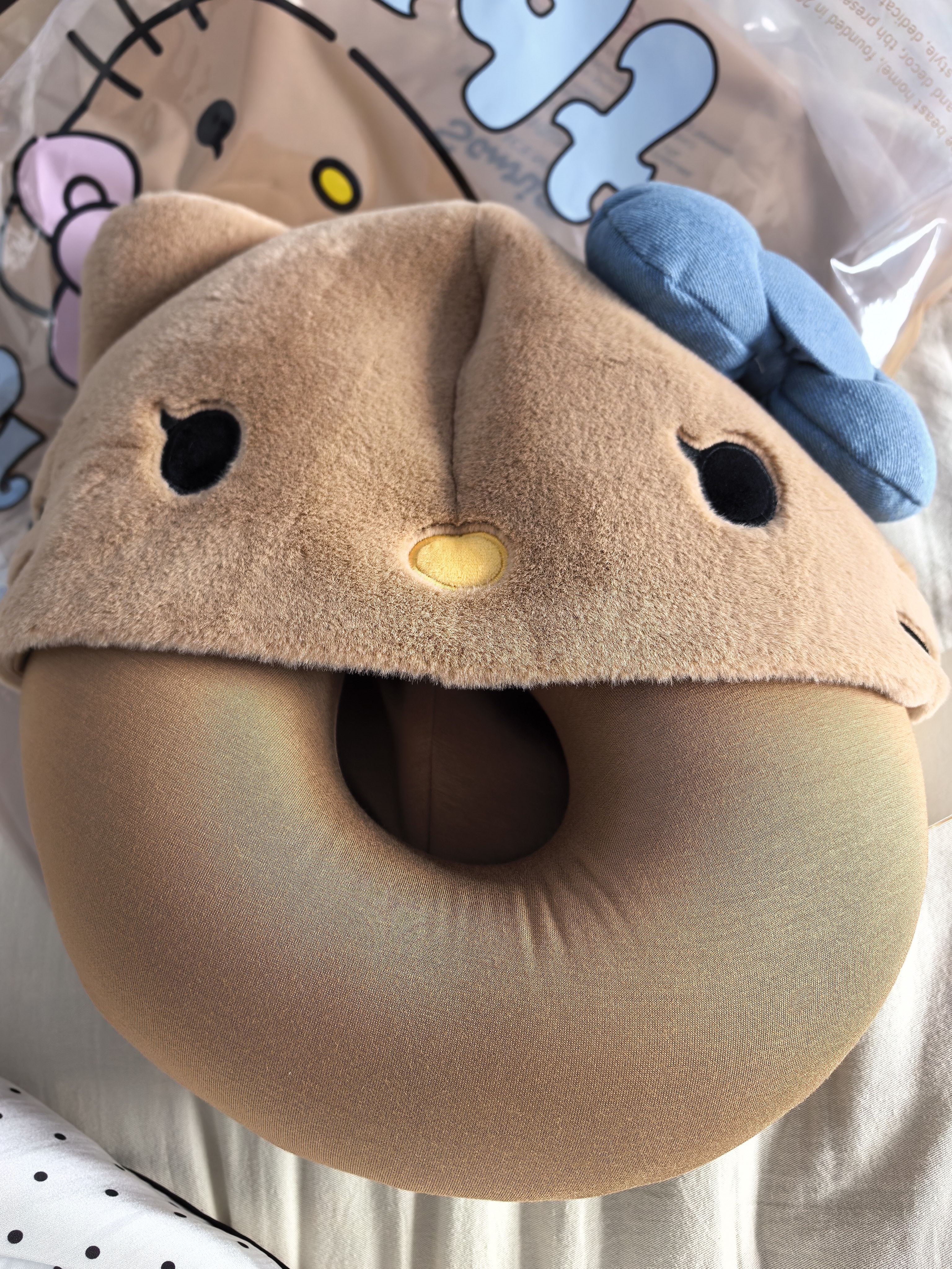野兽派家居（tbh）三丽鸥Hello Kitty连帽旅行U型枕旅行飞机护颈枕便携头枕 实拍图
