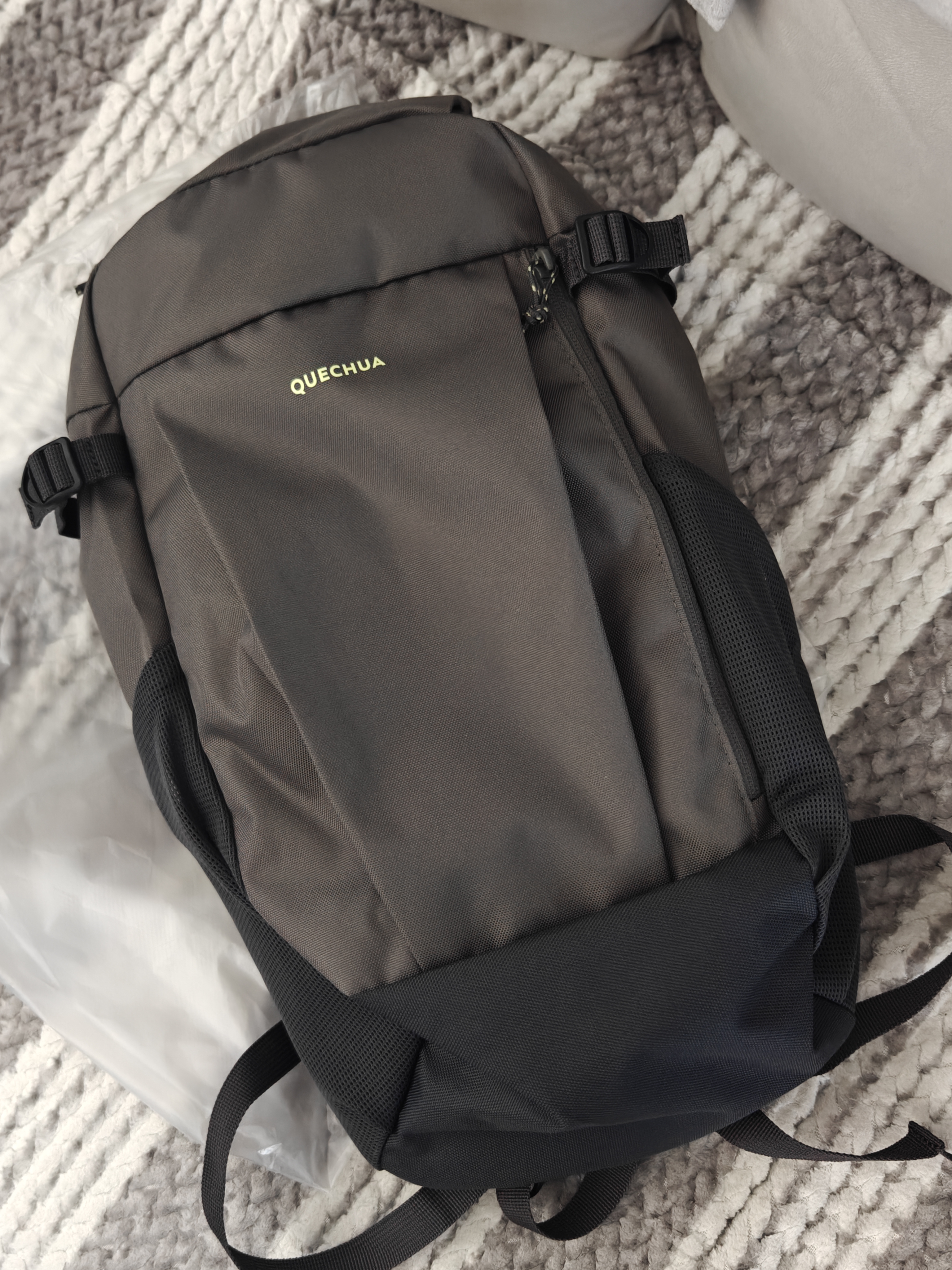 迪卡侬户外登山包徒步背包青少年NH100大容量20L新老随机发-4773407 实拍图
