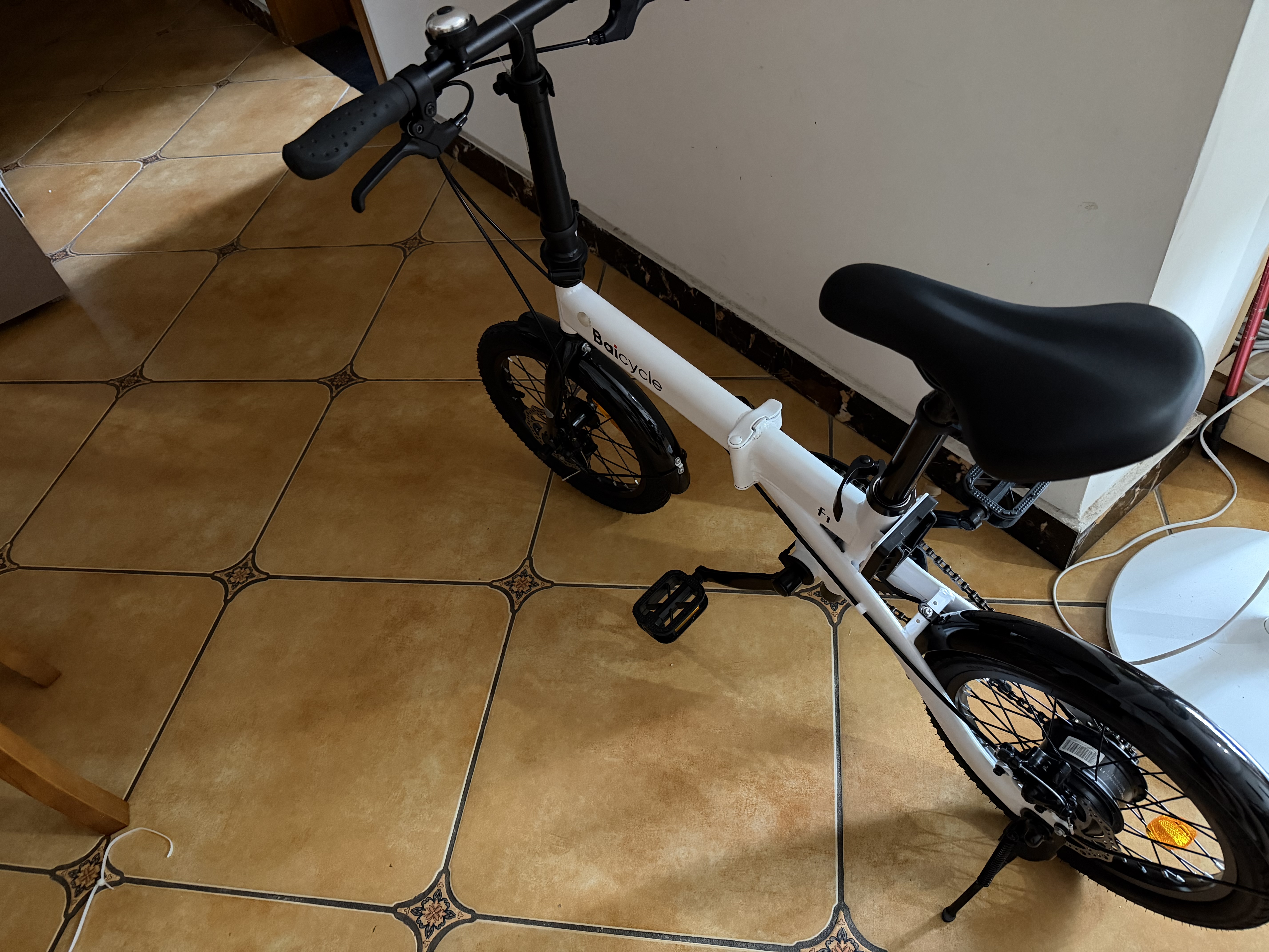 BAICYCLE小白助力自行车F1小米生态链超轻三折叠代步可拆卸锂电池便携小型校园学生男女成人通勤续航16km 实拍图
