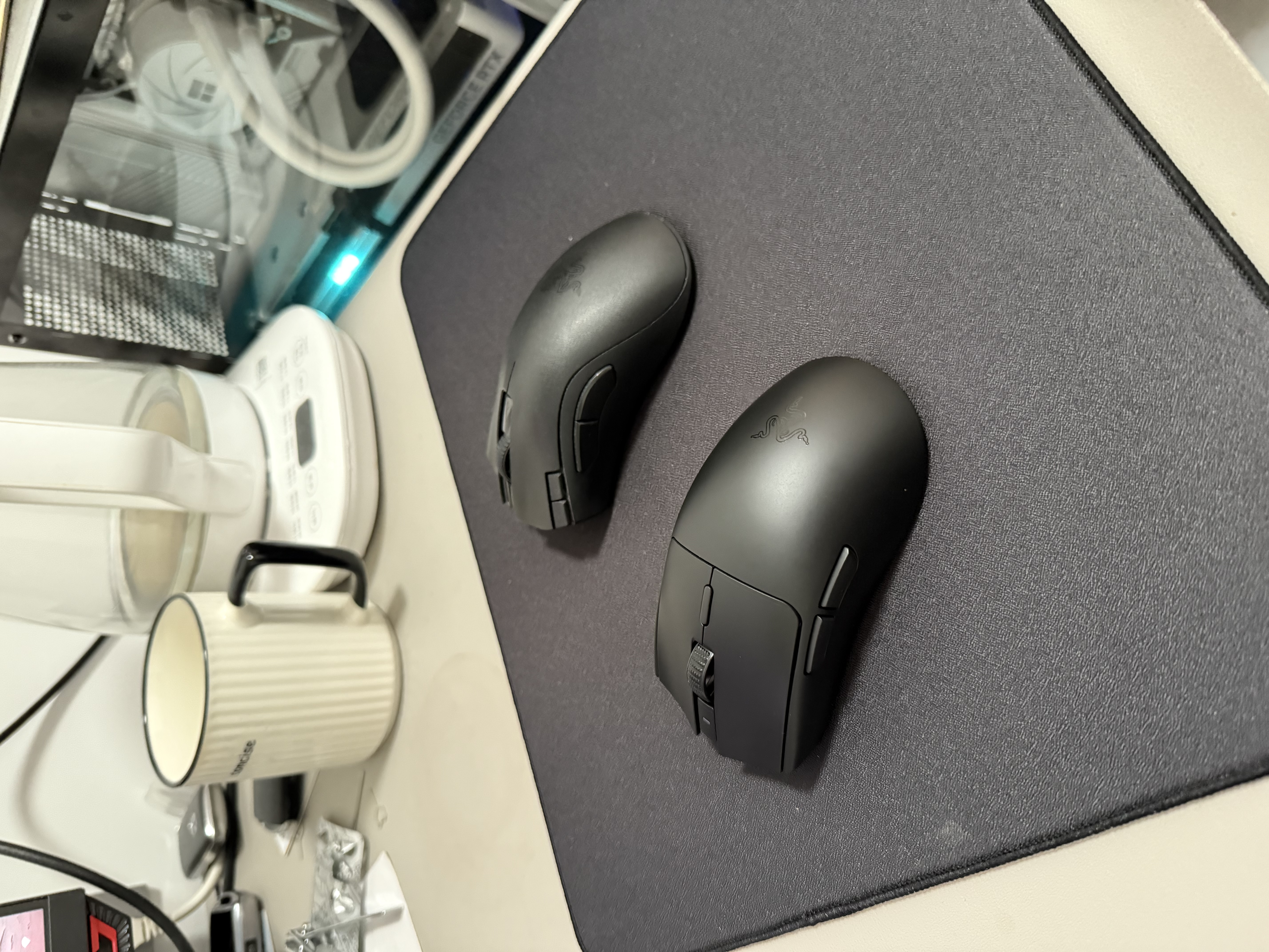 雷蛇（Razer）毒蝰V3极速版无线鼠标 电竞游戏鼠标轻量化 吃鸡/三角洲打瓦/LOL 黑色【含5号电池】 实拍图