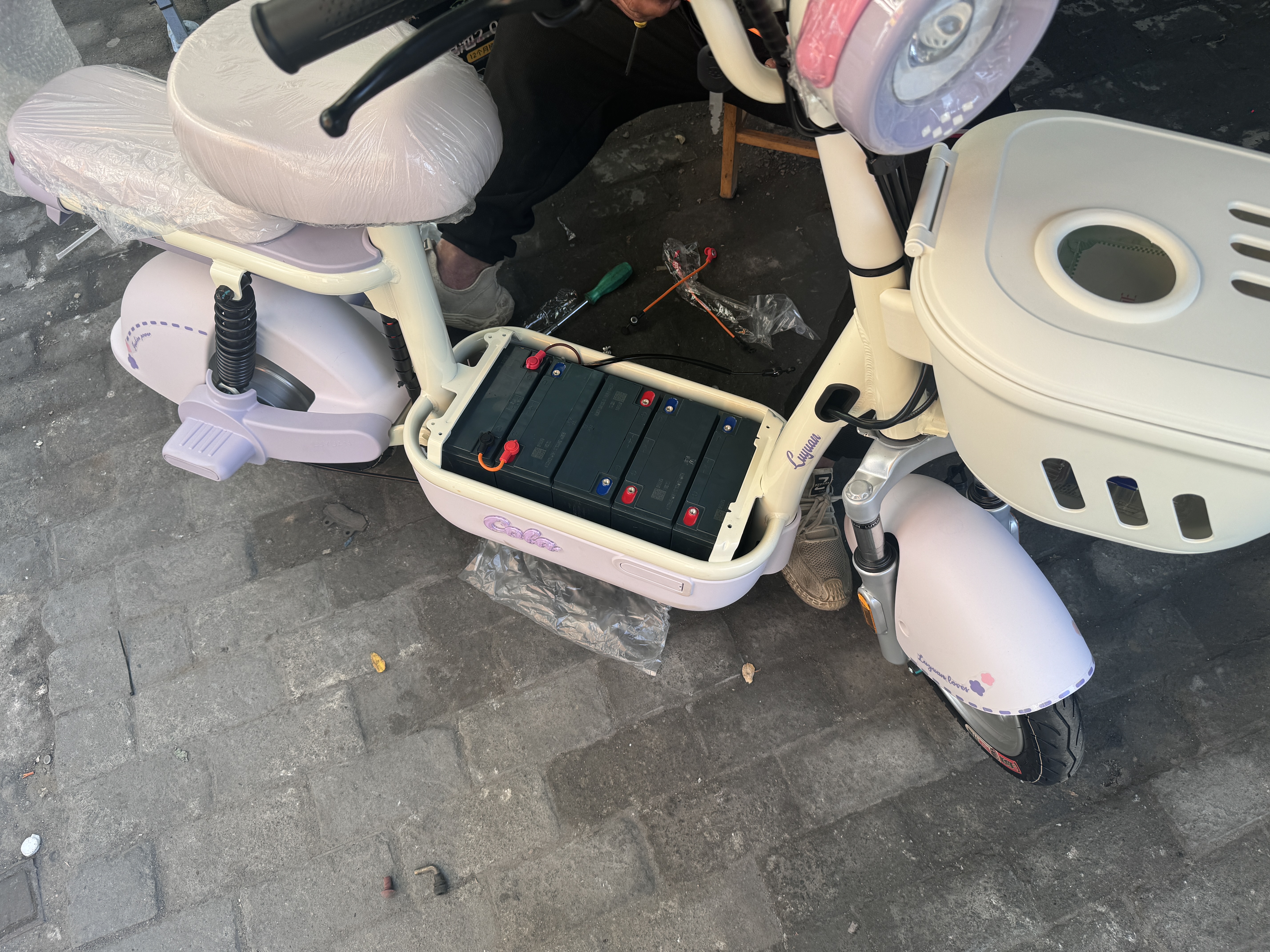 绿源【门店自提】卡乐11play新国标智能电动车高颜值长续航电动自行车成人通勤代步小型电瓶车 到门店选颜色 实拍图