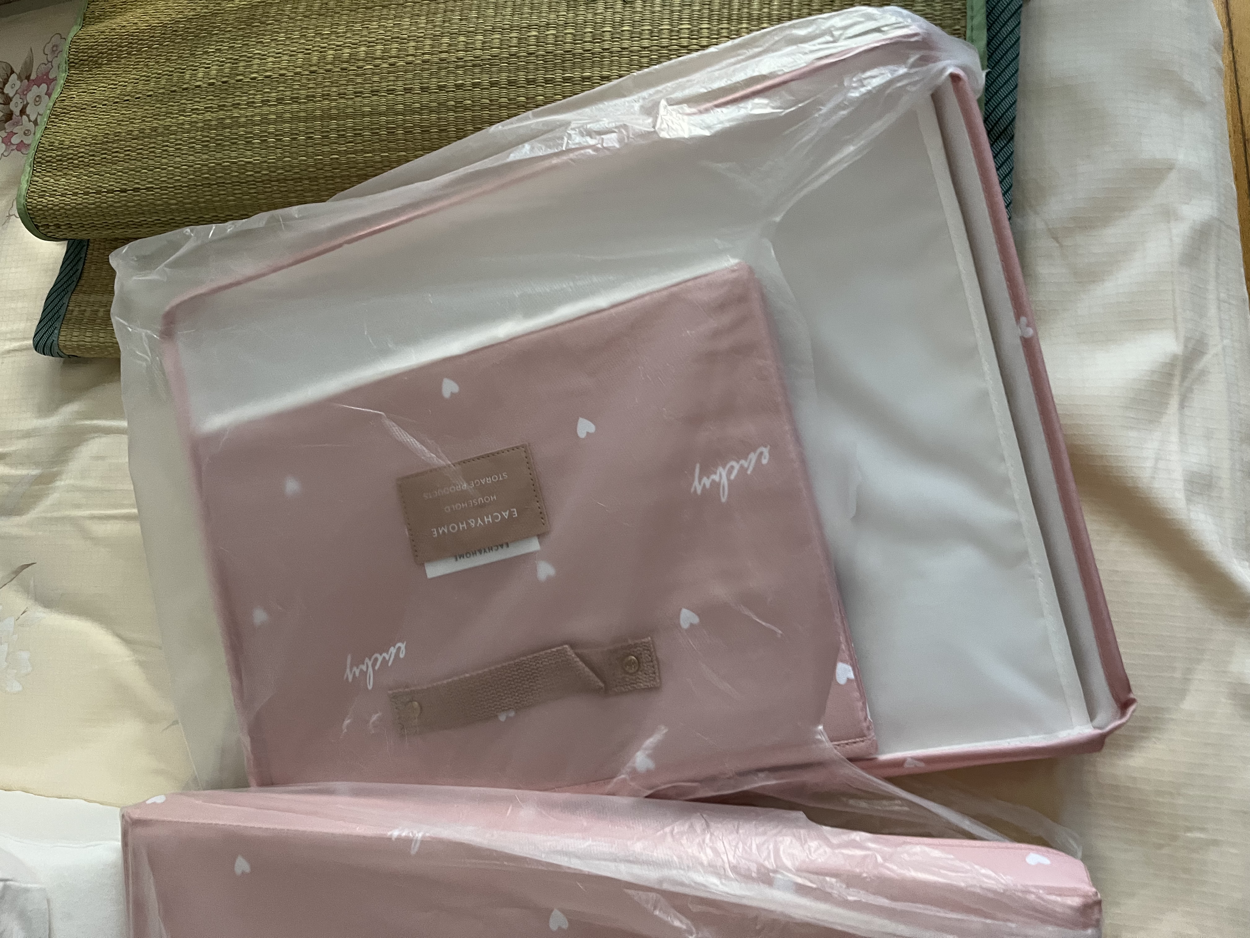 EACHY衣服收纳箱衣物储物箱家用可折叠收纳盒 60L love粉 1个装 实拍图