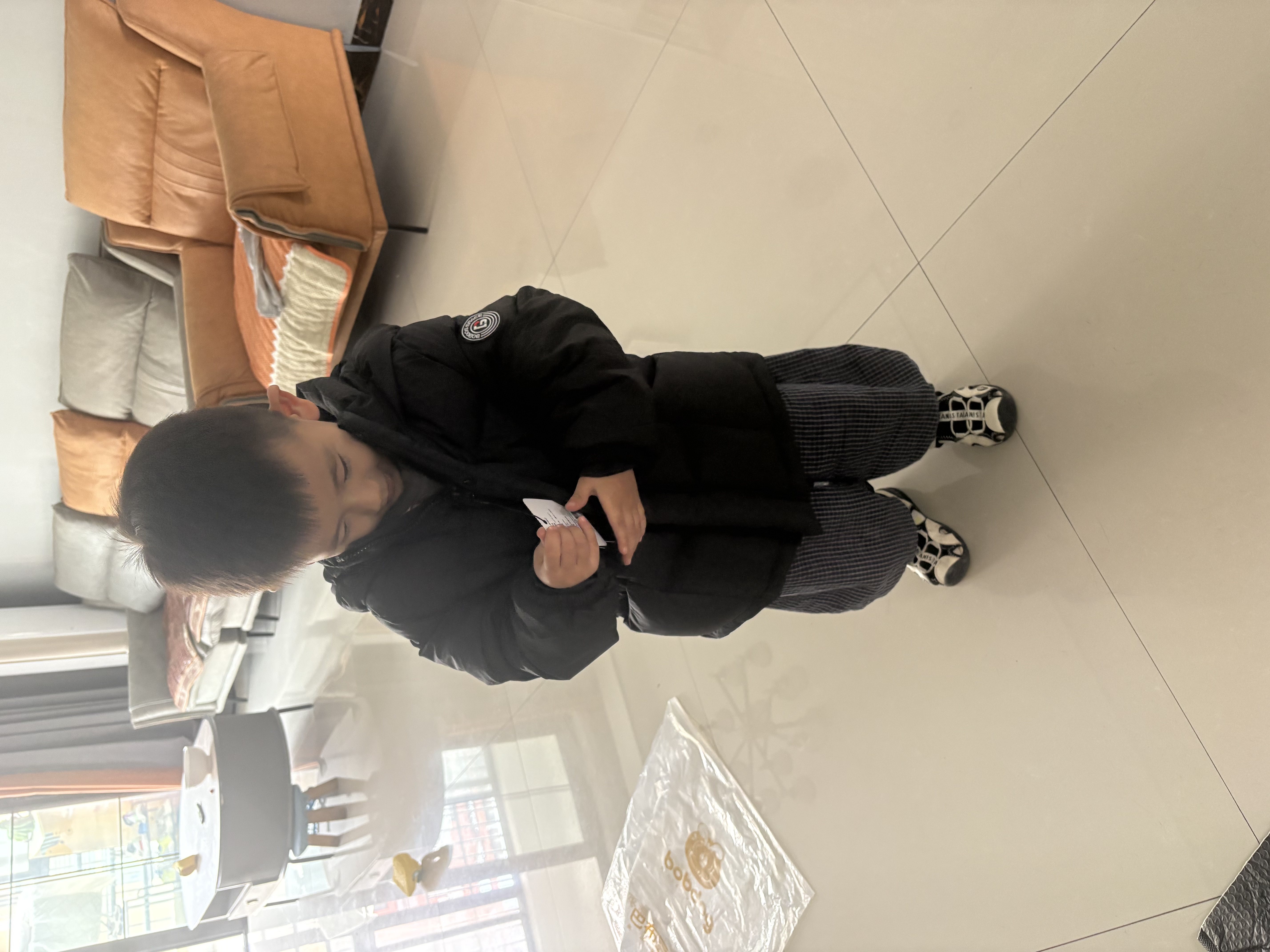 巴布豆（BOBDOG）95绒儿童羽绒服A类抗菌防风面料中小学生男童女童连帽保暖外套 黑色 【A类面料 贴身可穿】95绒 120 【约身高105-115cm 体重39斤】 实拍图
