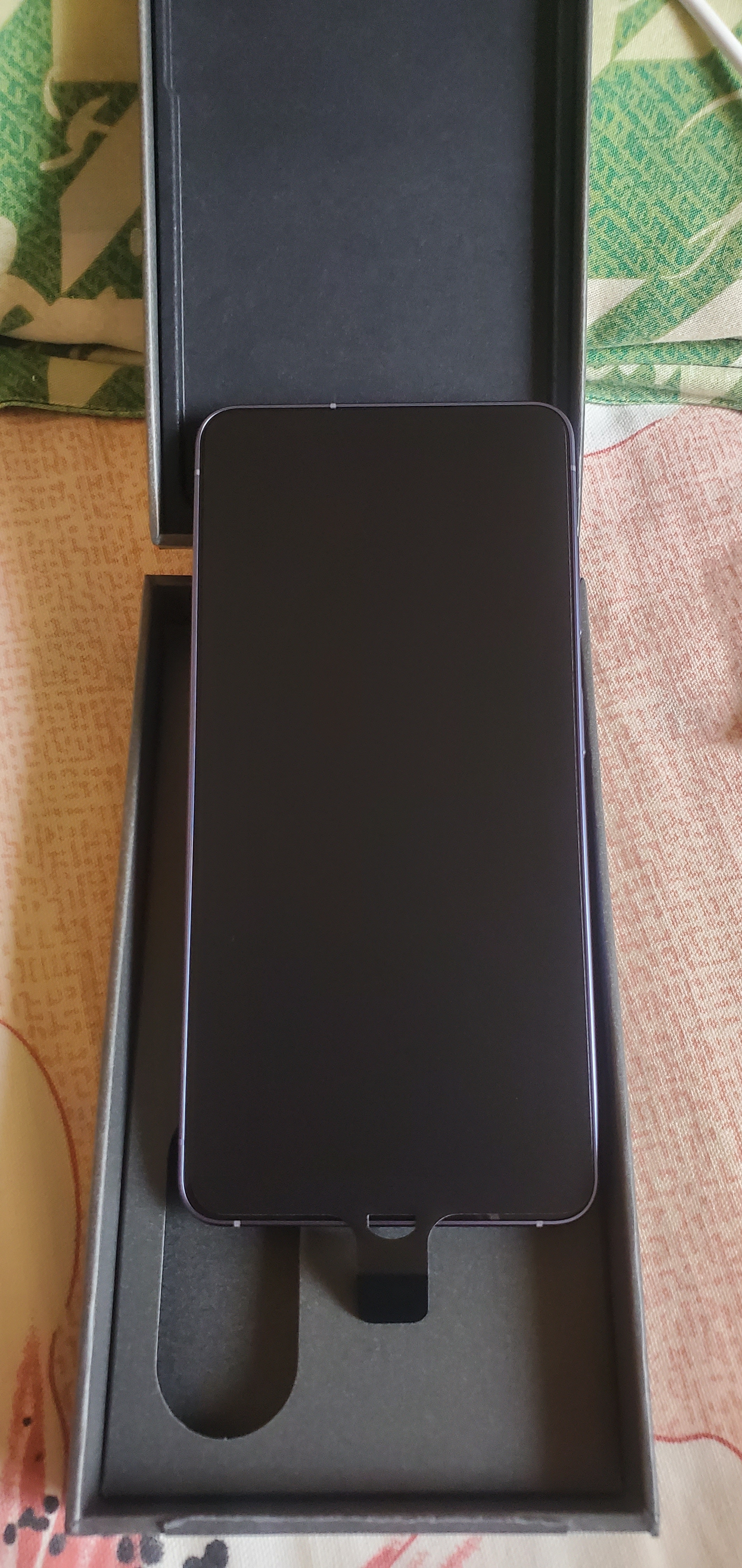 三星Galaxy S26 AI手机 超清夜间拍摄 IP68 第五代骁龙8至尊版 游戏手机 国家补贴 12+256GB 幽夜紫 实拍图