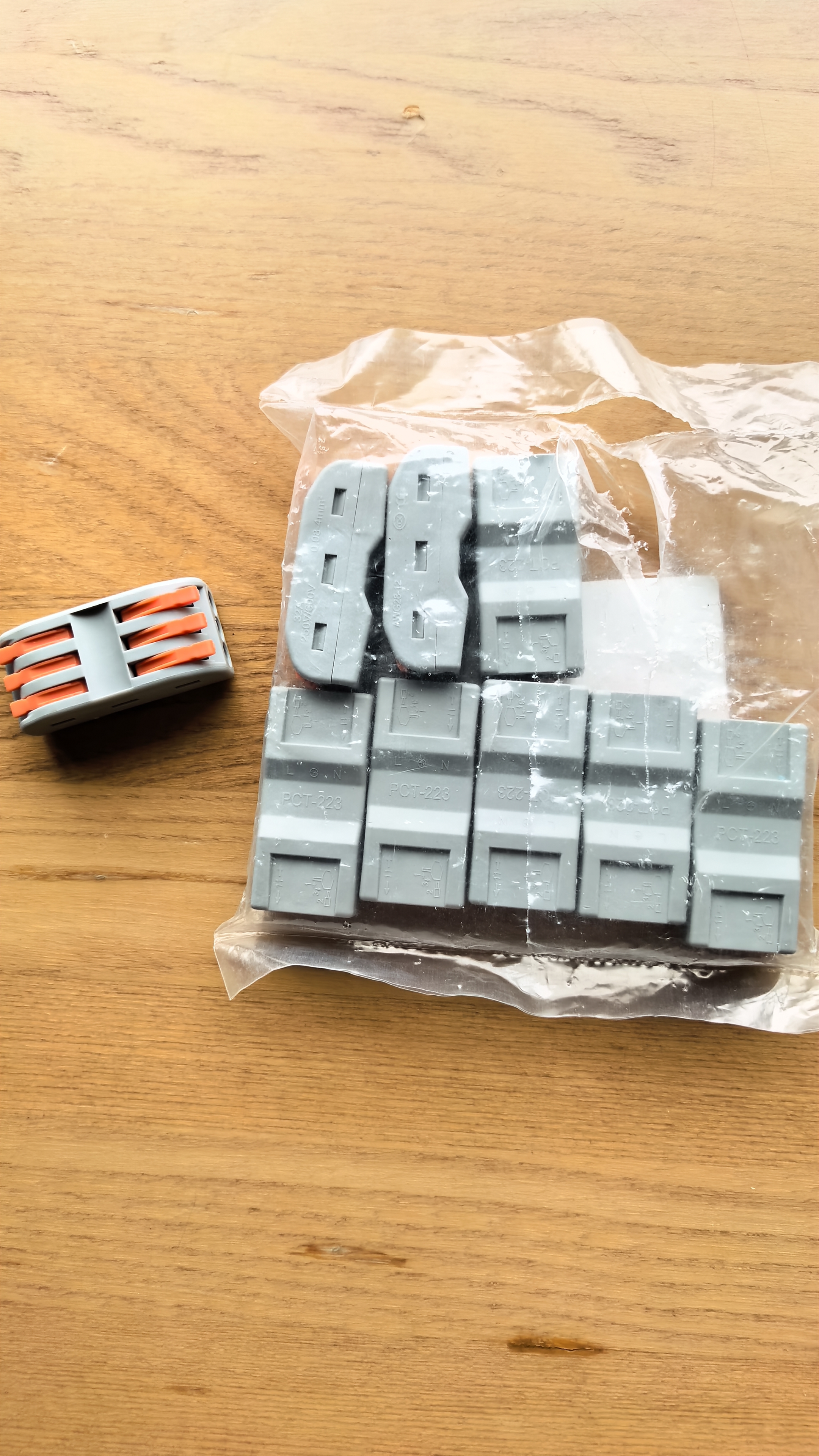 安达通 快速接线端子 按压式接线连接神器电线头卡子分线接头 三进三出10只装 实拍图