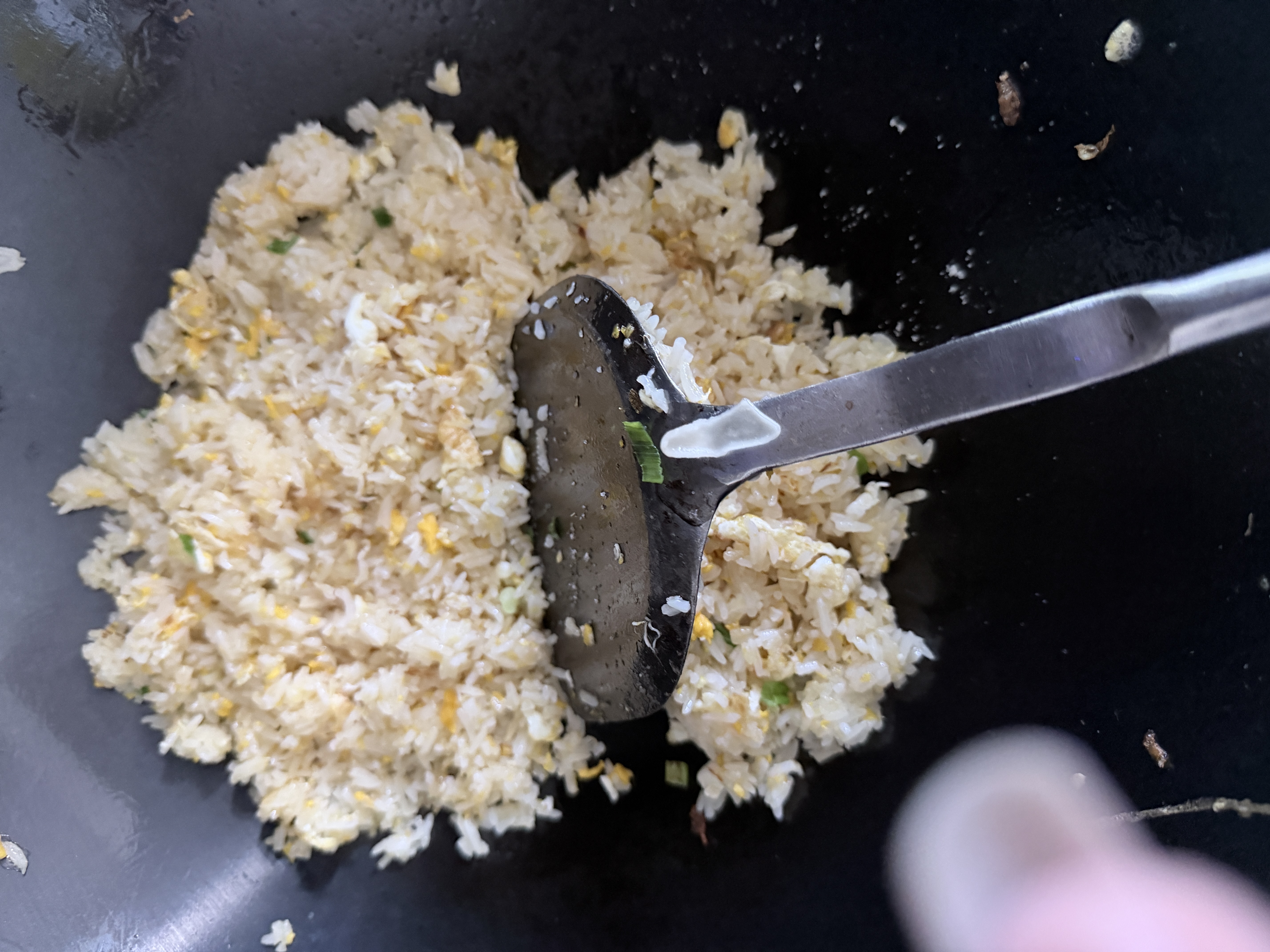 荣事达（Royalstar）章丘手工锻打铁锅无涂层不粘炒菜锅圆底老式炒锅燃气灶有盖38cm 实拍图