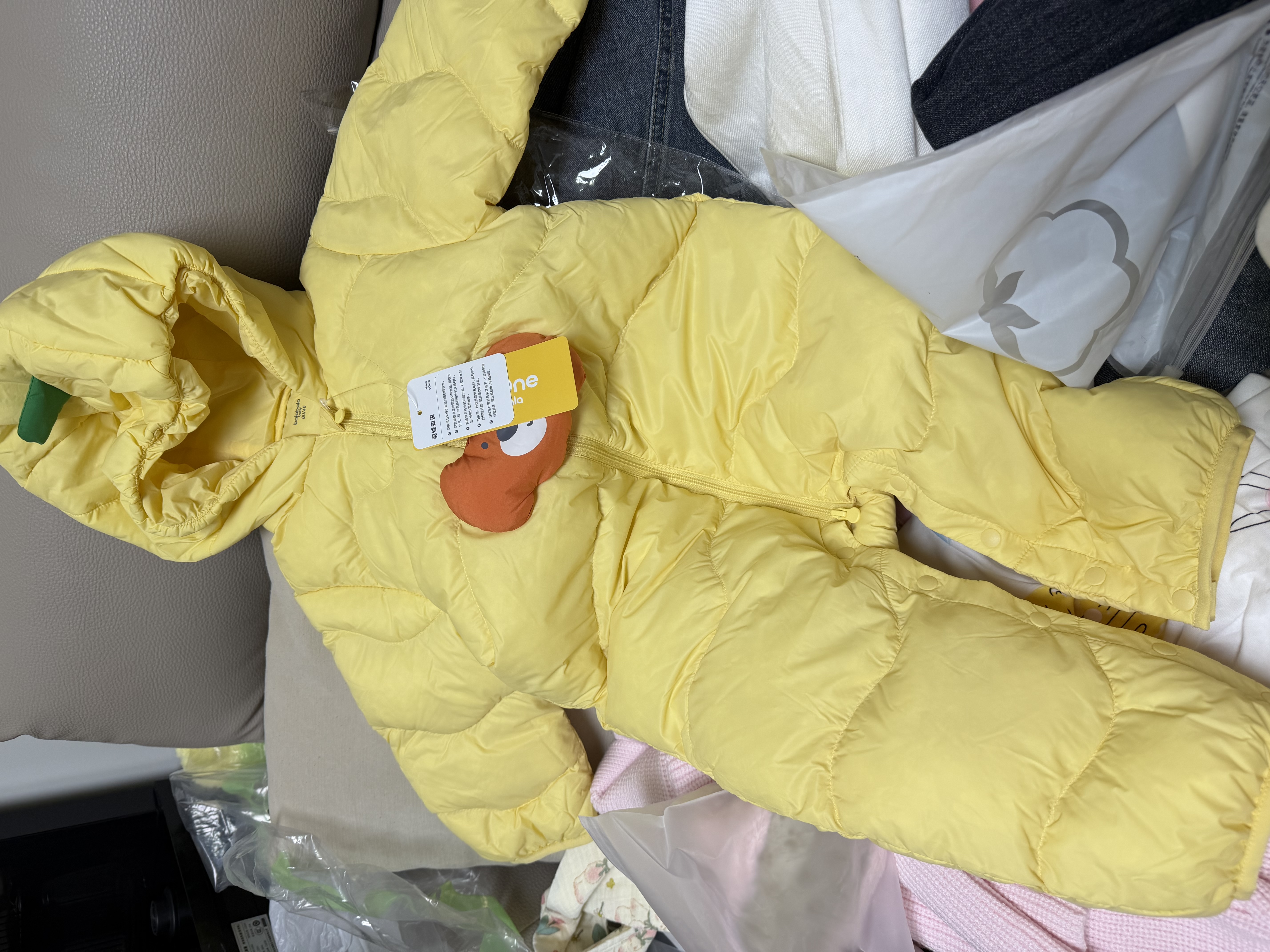 巴拉巴拉童装婴儿连体羽绒服轻薄羽绒服宝宝衣服冬装抱衣爬服男童女童萌趣 南瓜奶油黄-白鸭绒 【85绒子含量】 80 充绒量45g 实拍图