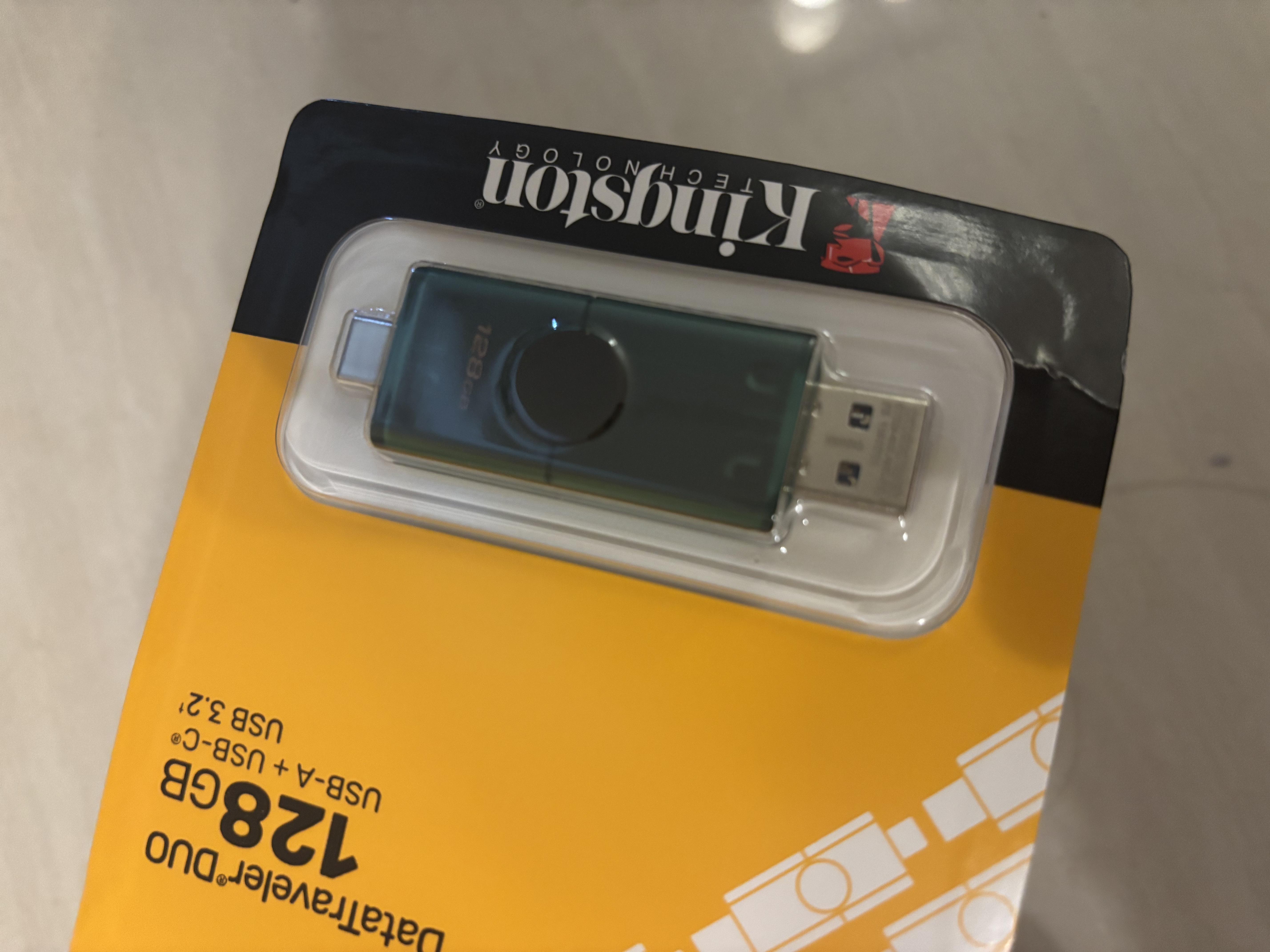 金士顿（Kingston）128GB Type-C USB3.2 双接口U盘 DTDEG2 大容量办公车载优盘 适用于安卓苹果手机电脑 实拍图