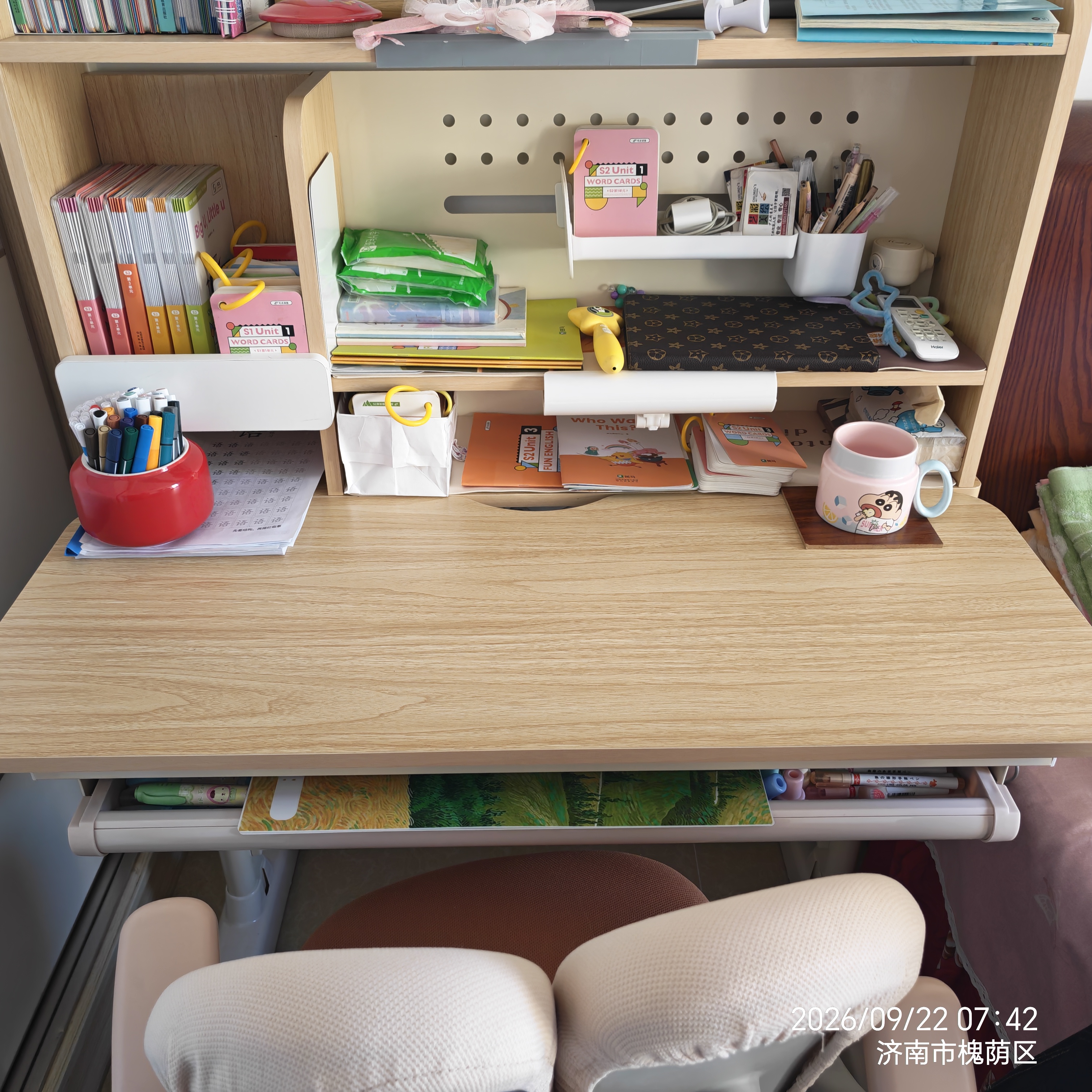 龙承匠人儿童学习桌椅套装J120实木可升降写字书桌中小学生6-18岁课桌椅子 【升级稀土抑轴灯】1米实木桌+追背椅咖 赠学习大礼包 实拍图