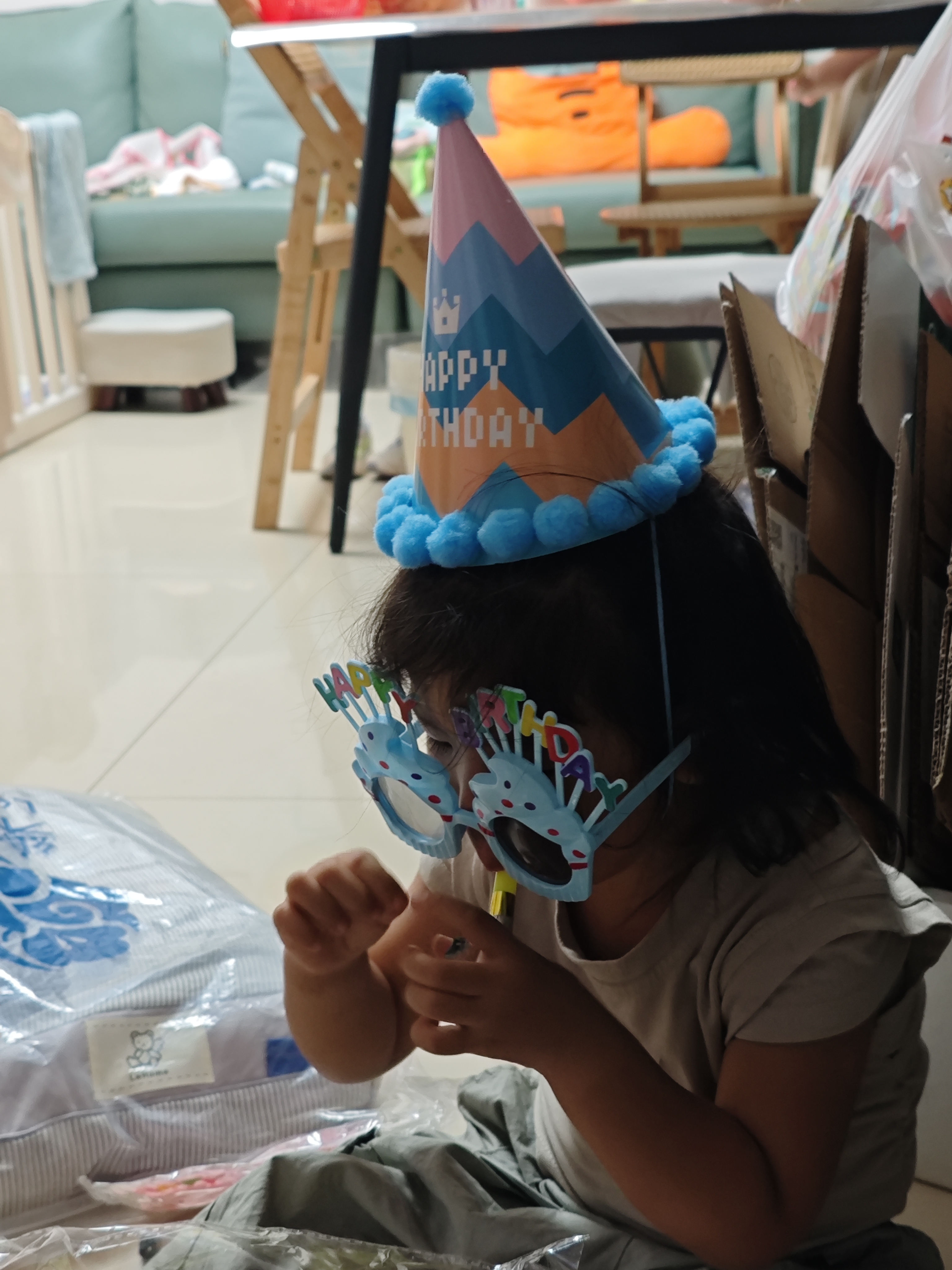 光多拉生日场景布置生日帽子男女孩生日装饰眼镜儿童派对拍照道具12件套 实拍图