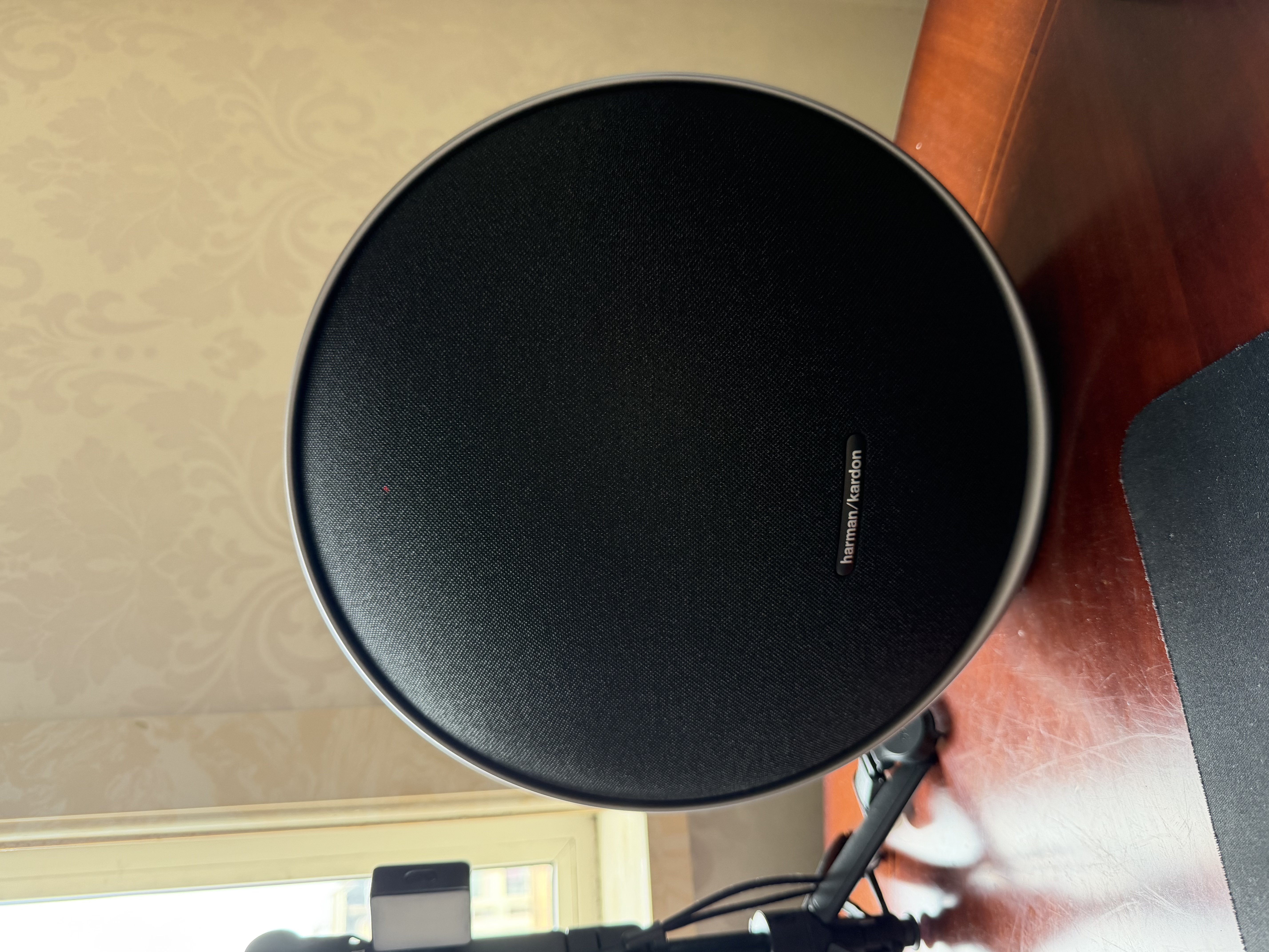 哈曼卡顿（Harman/Kardon）音乐卫星9代家用客厅音响星环9 ONYX 9家用桌面立体声 哈曼卡顿 户外便携式蓝牙音箱恒定声场 黑色 实拍图