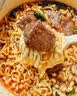 统一满汉大餐 台式半筋半肉牛肉面 碗面 200g*8碗 方便面速食面泡面  实拍图