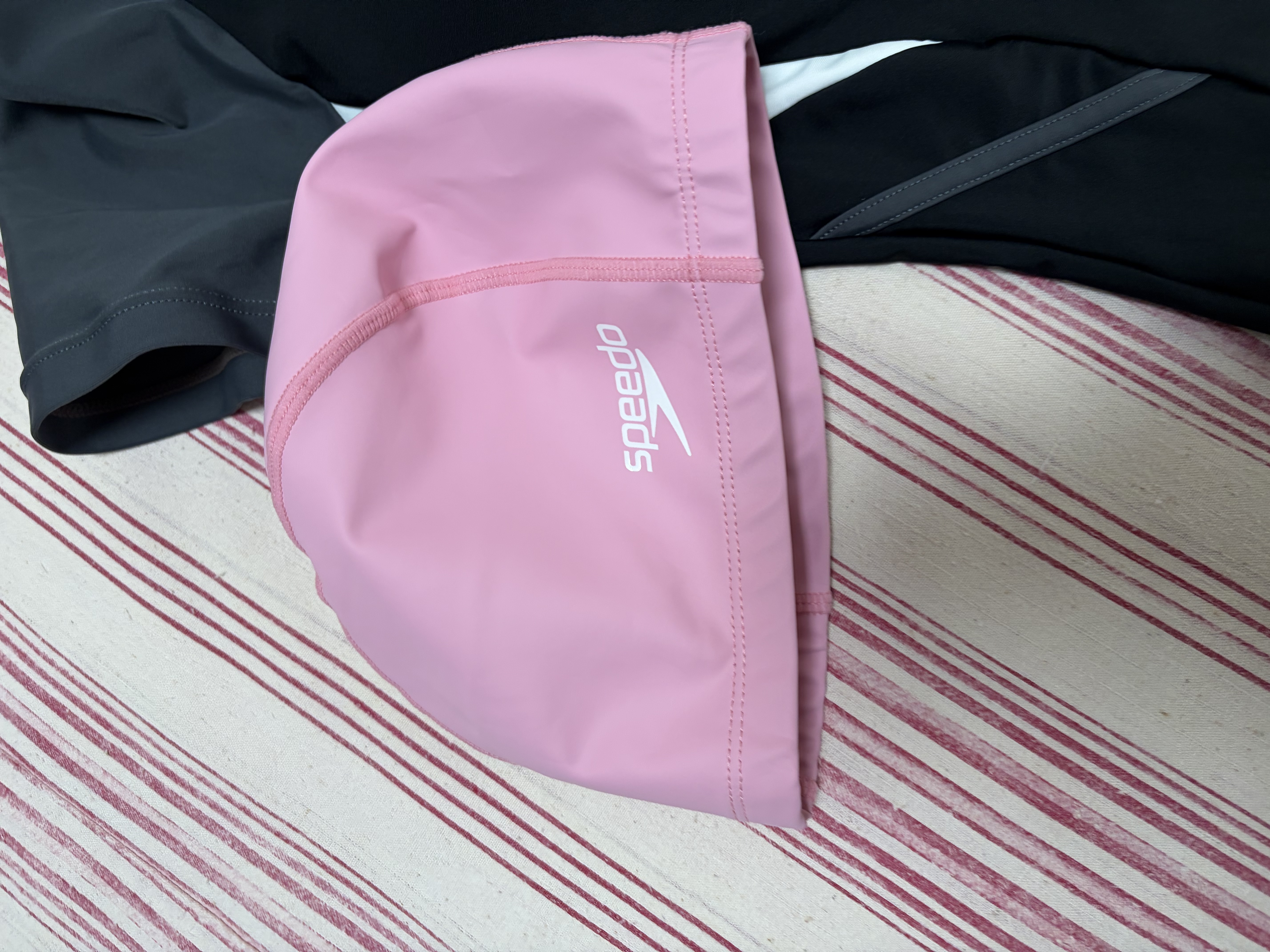 速比涛（Speedo）泳帽PU游泳帽柔软舒适长发防水护耳 粉色 实拍图