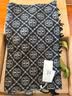 Tory Burch 汤丽柏琦 T MONOGRAM 绵羊毛提花围巾TB 164571 黑色 001 OS 实拍图