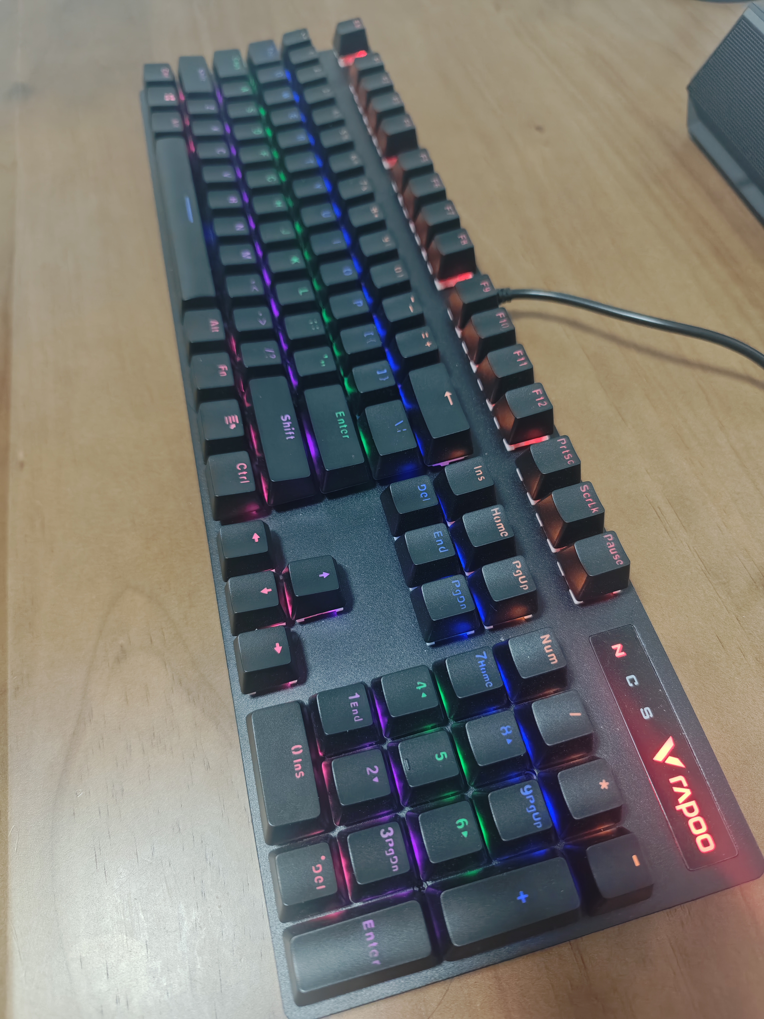 雷柏（Rapoo）V500PRO 有线背光机械键盘 104键全尺寸游戏电竞笔记本电脑多媒体办公吃鸡全键无冲键盘 红轴 实拍图