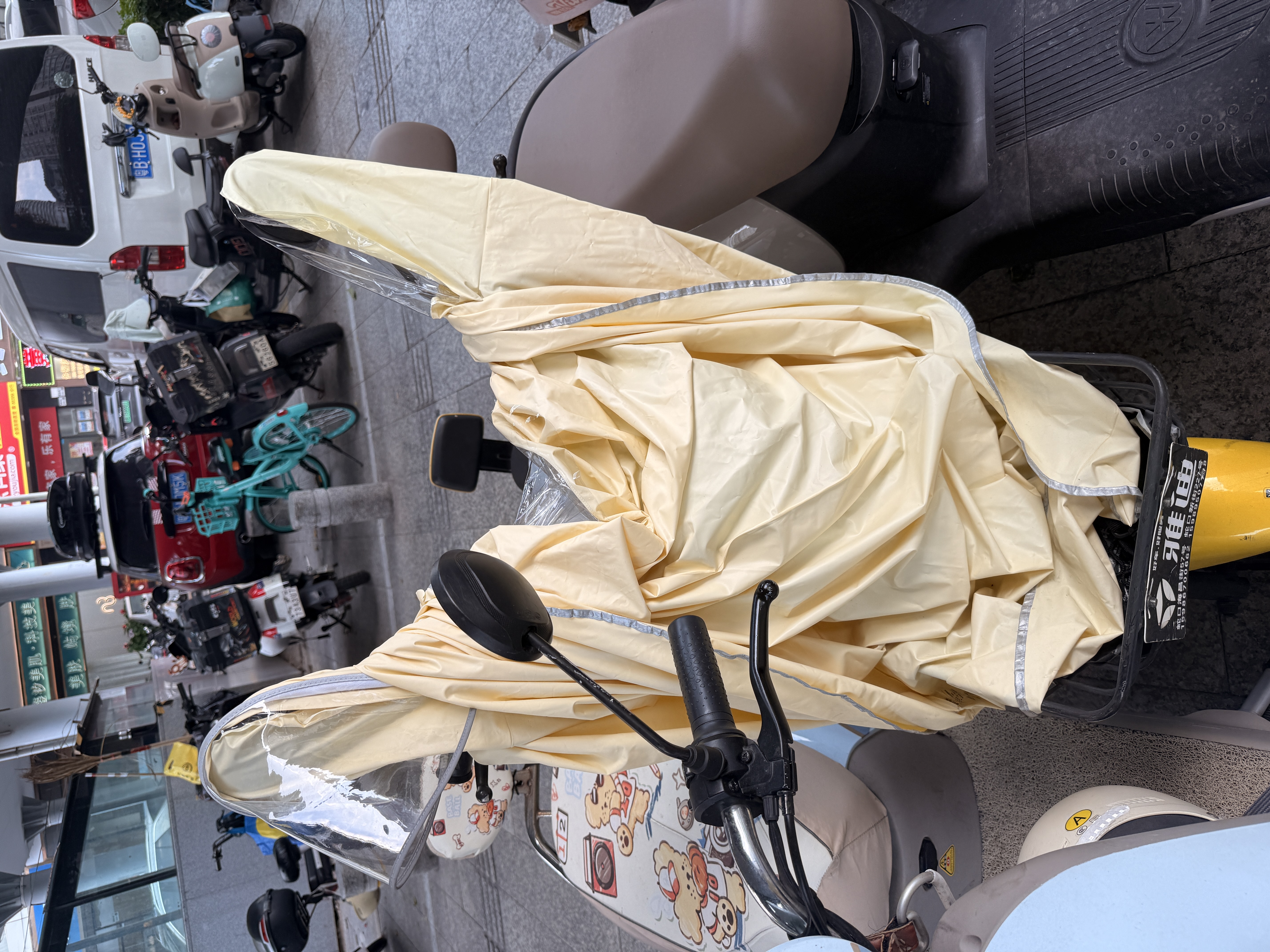 备美电动车加厚加大雨衣高清可视护脸面罩全包裹防暴雨电瓶车专用雨披 实拍图