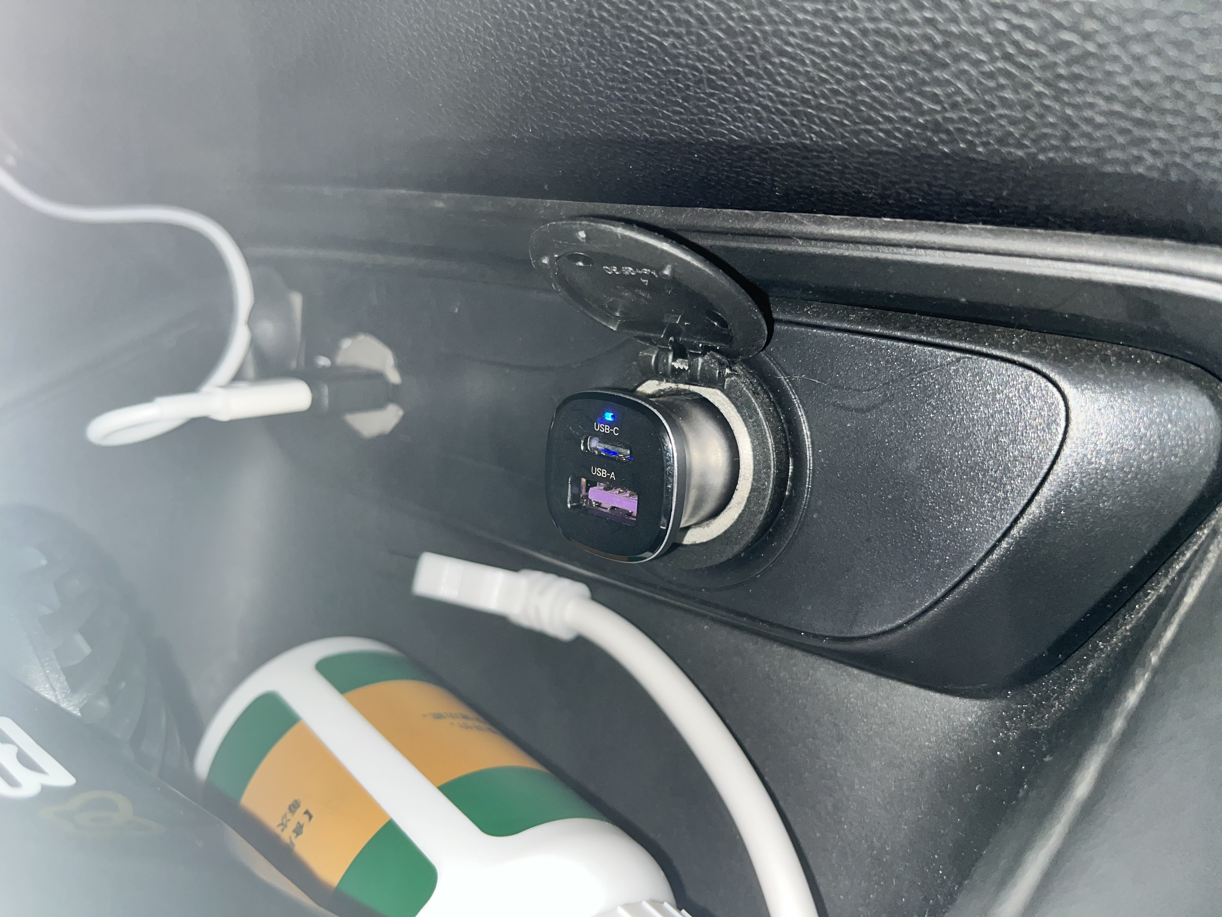 绿联车载充电器超级快充点烟器充电头转换器一拖二PD30W/SCP适用苹果18Pro Max华为小米三星快充 实拍图
