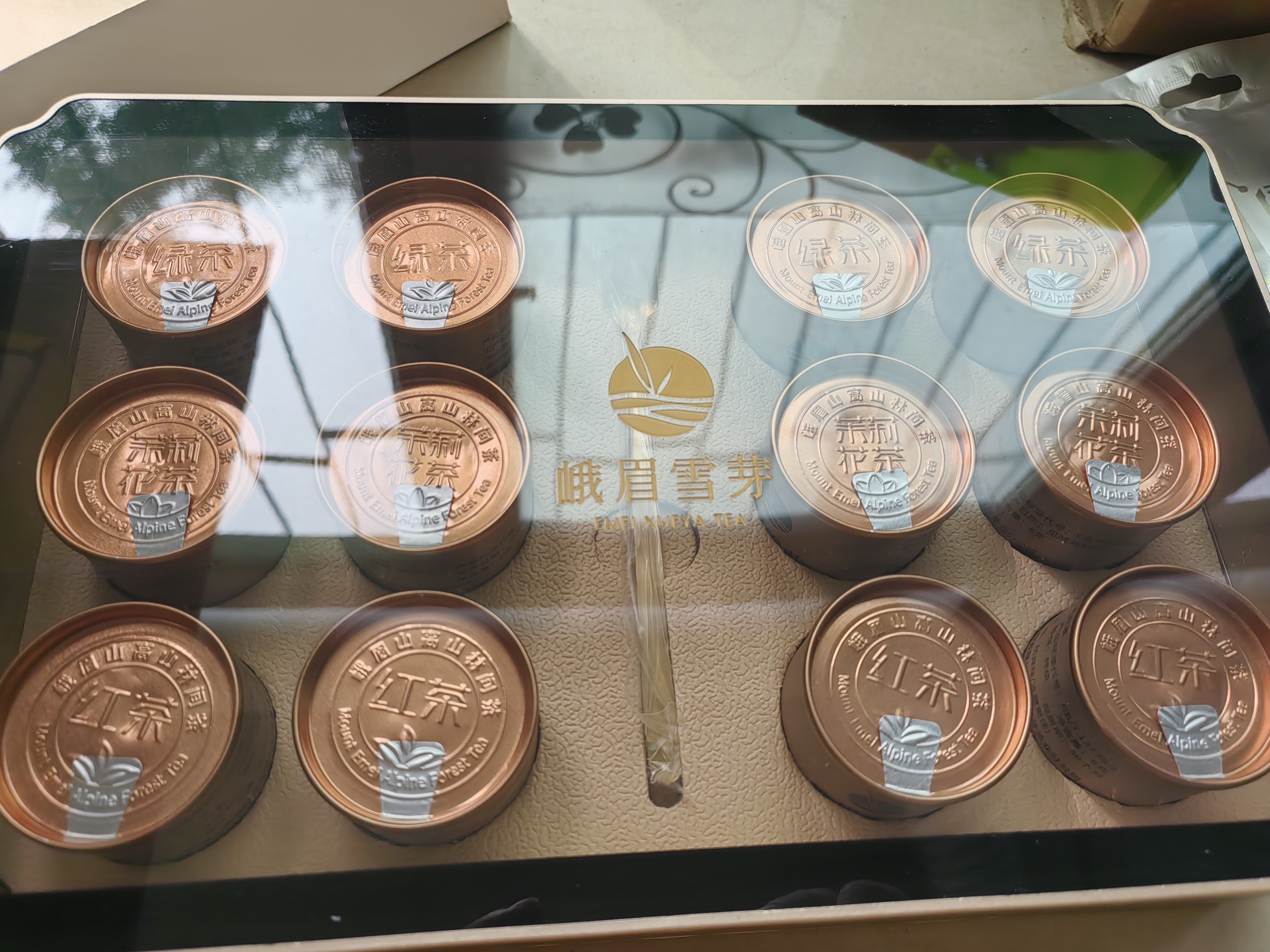 峨眉雪芽2026年新茶 小罐装茶金罐 绿茶花茶红茶茗茶礼盒6g*12罐 实拍图