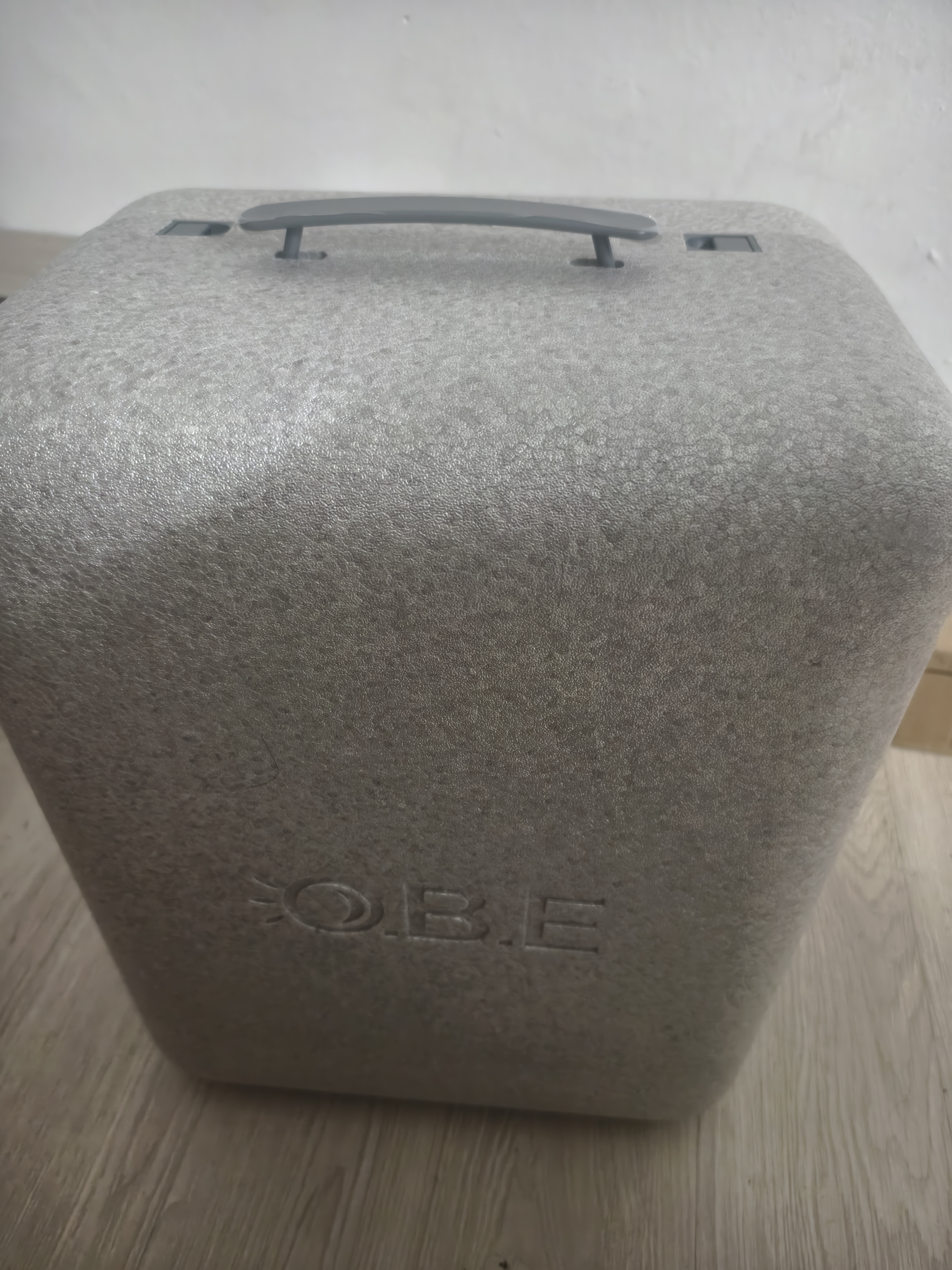 大眼橙R3 Ultra旗舰版【1700CVIA】高亮云台投影仪家用超高清客厅影院投影机家庭影院 AI家庭娱乐头等舱 实拍图