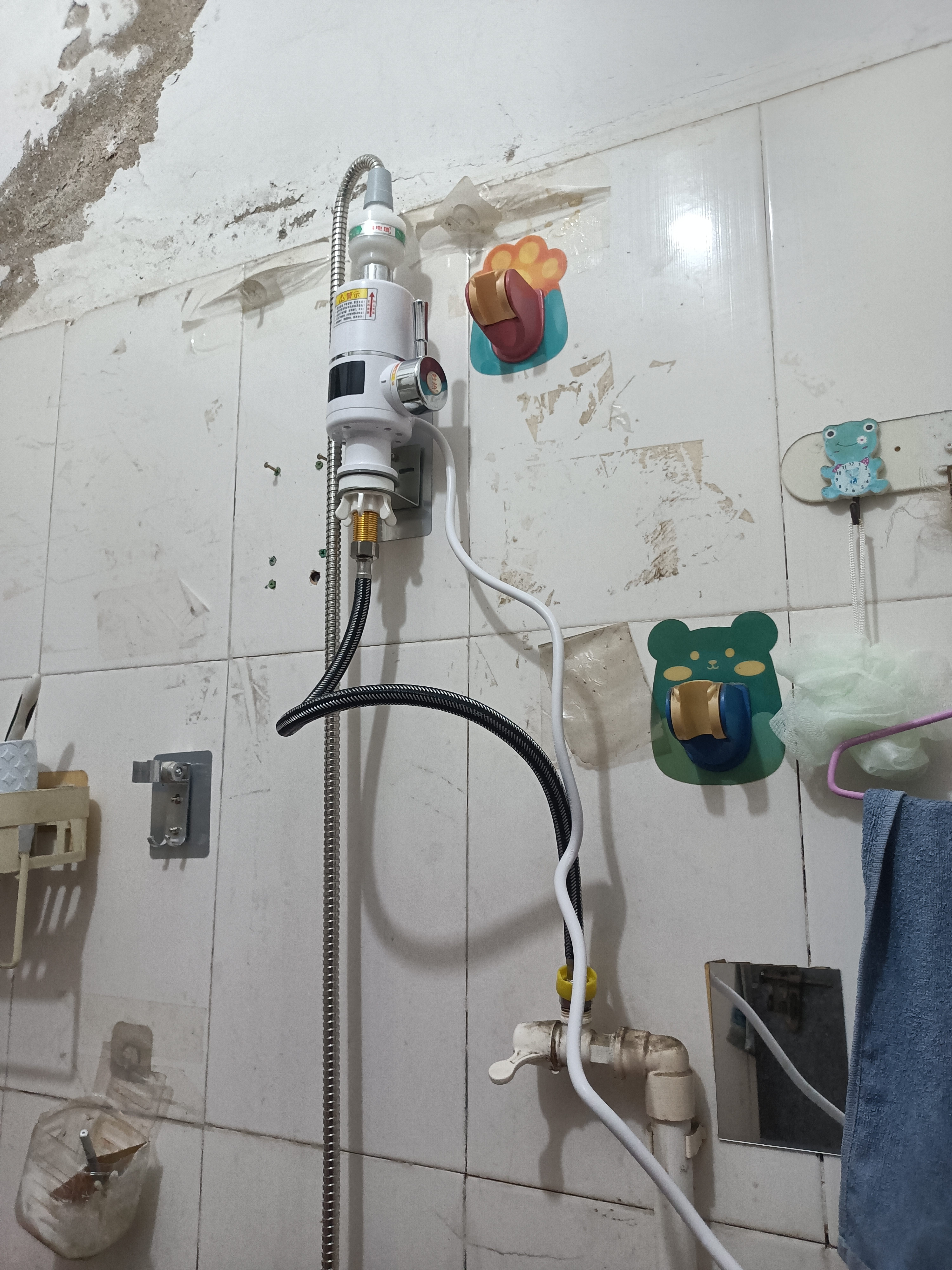 妙热电热水龙头淋浴洗澡神器租房用速热即热式水龙头冷热双用卫生间小型简易加热快热式电热水器家用 下进水单用淋浴款+漏保（洗澡专用） 实拍图