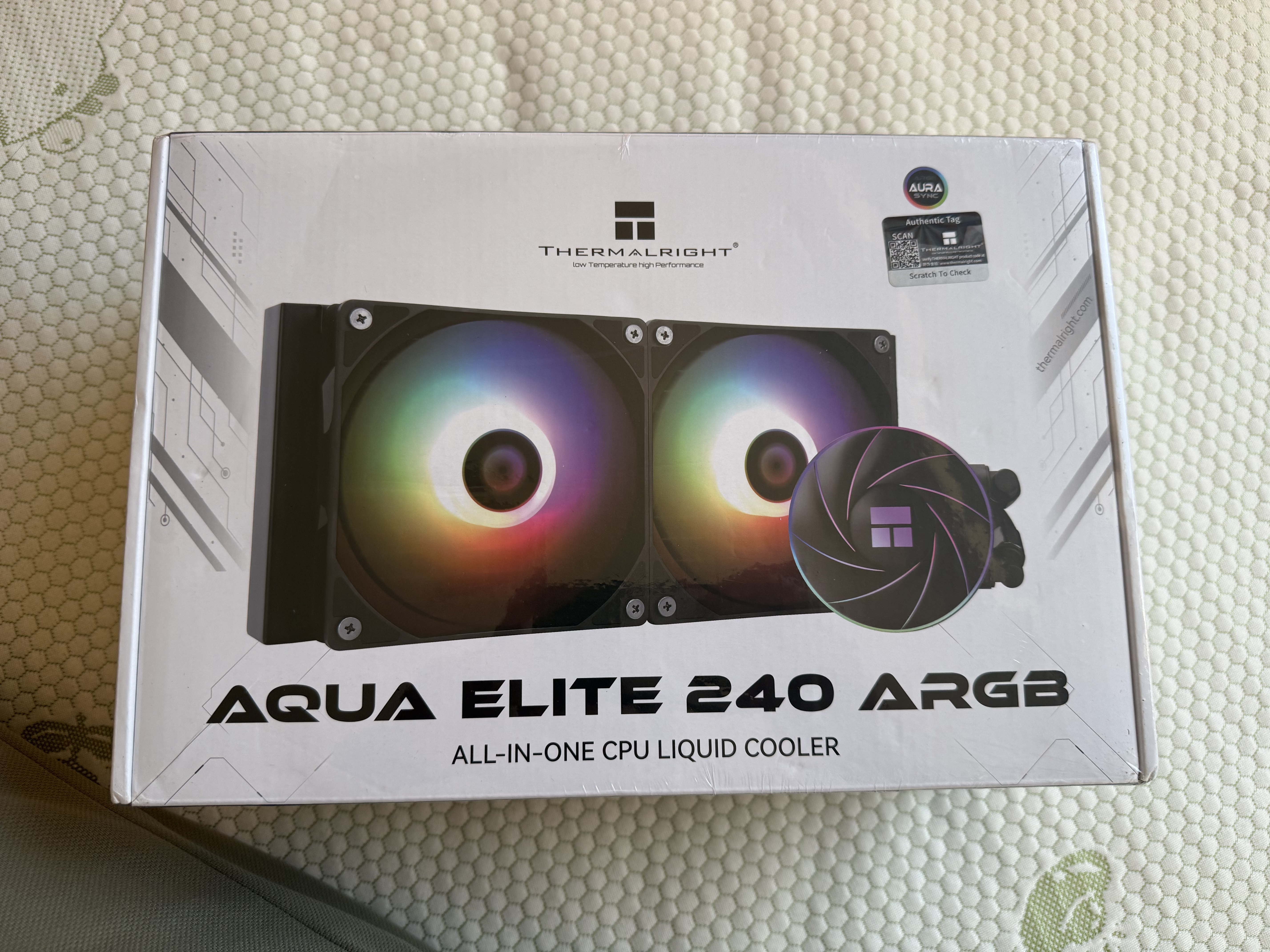 利民（thermalright）Aqua Elite 240 ARGB 一体式水冷散热器 日蚀幻彩光效 全金属扣具 ARGB冷头 AE240 ARGB 实拍图