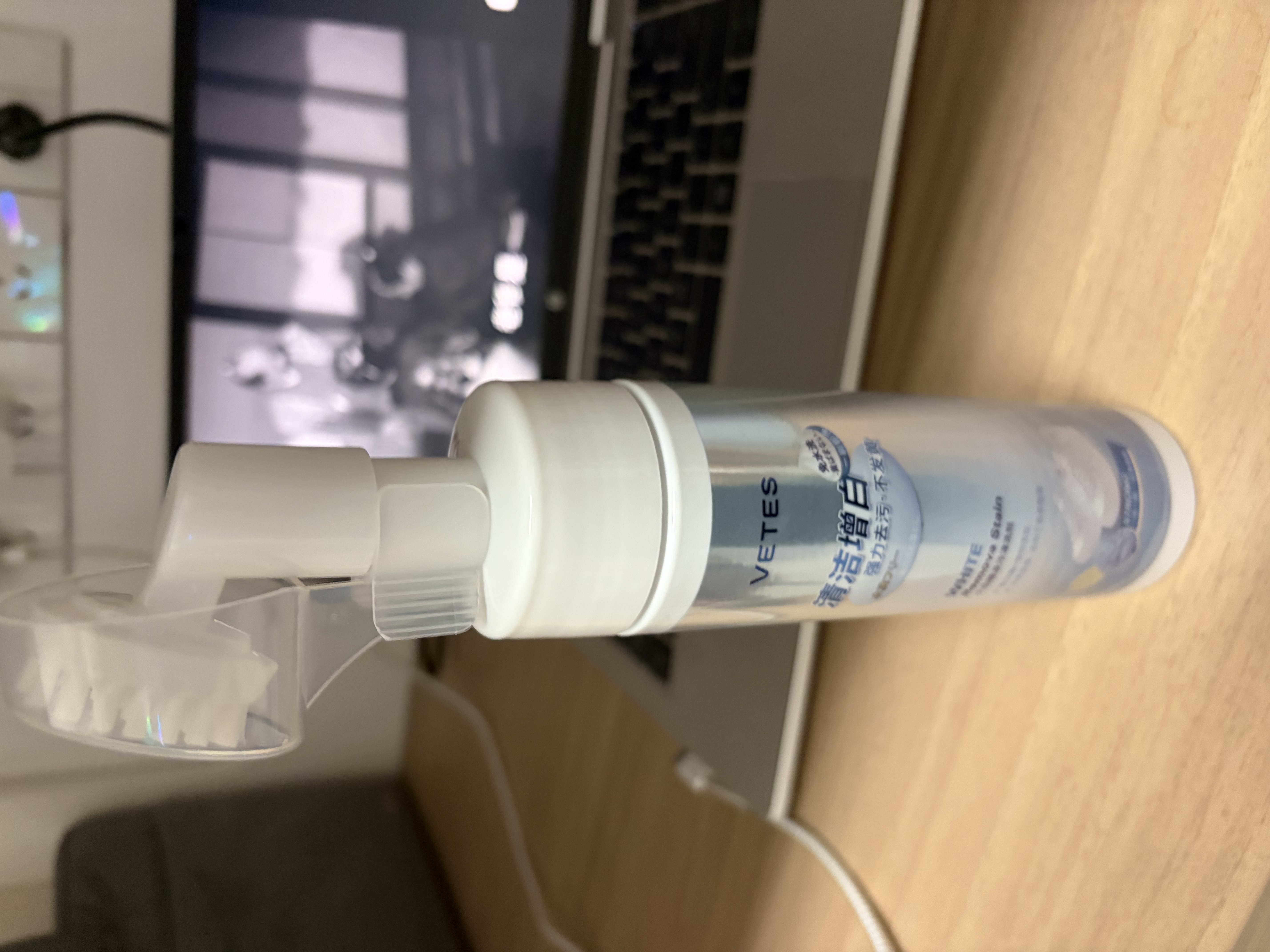 维特丝小白鞋清洗剂刷鞋洗鞋专用清洁剂去污增白去黄免洗擦鞋神器 实拍图