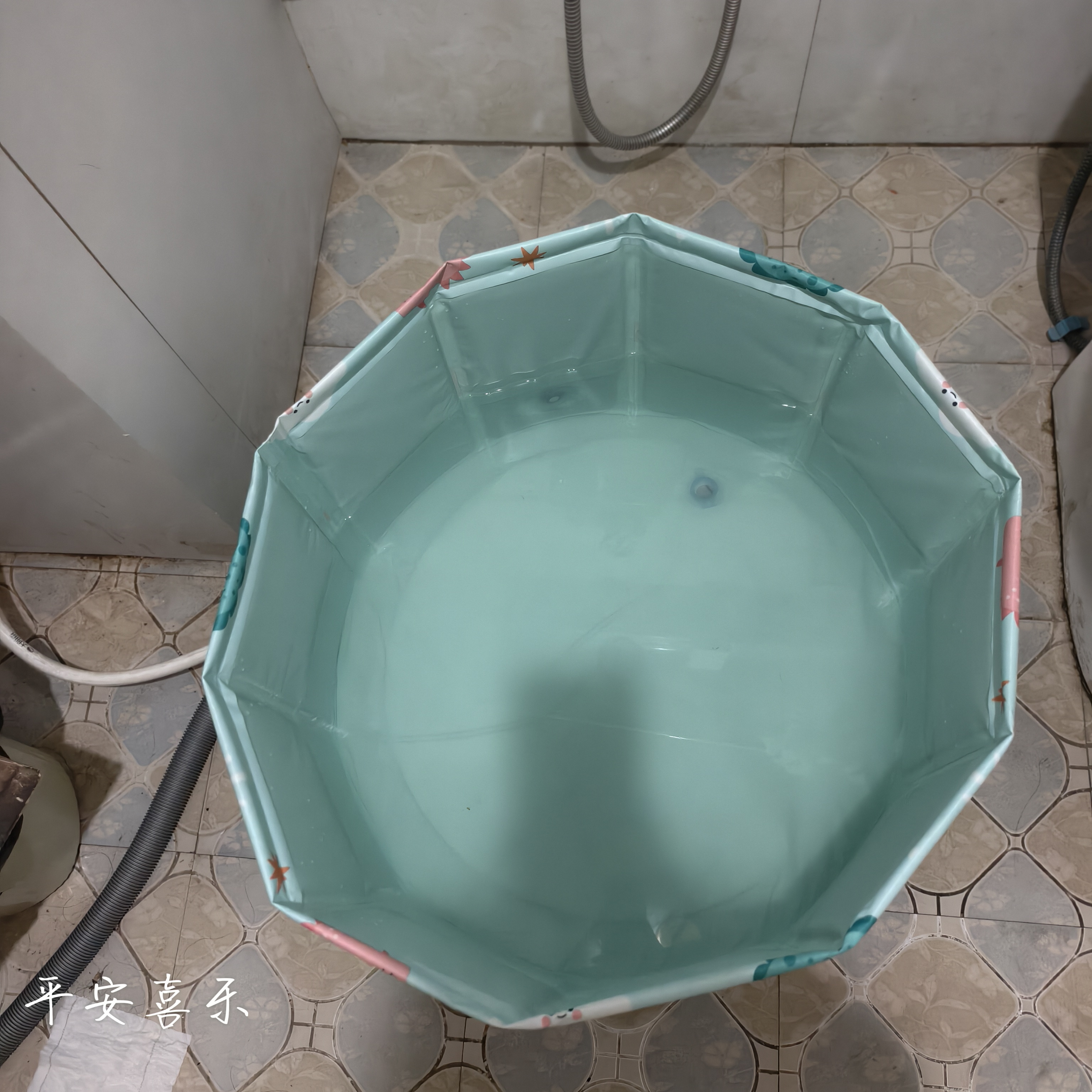 儿童泡澡桶宝宝洗澡桶家用泡澡折叠桶便携式洗澡盆浴桶游泳桶浴盆 恐龙乐园蓝【保温】55*40cm（建议0~8岁） 实拍图