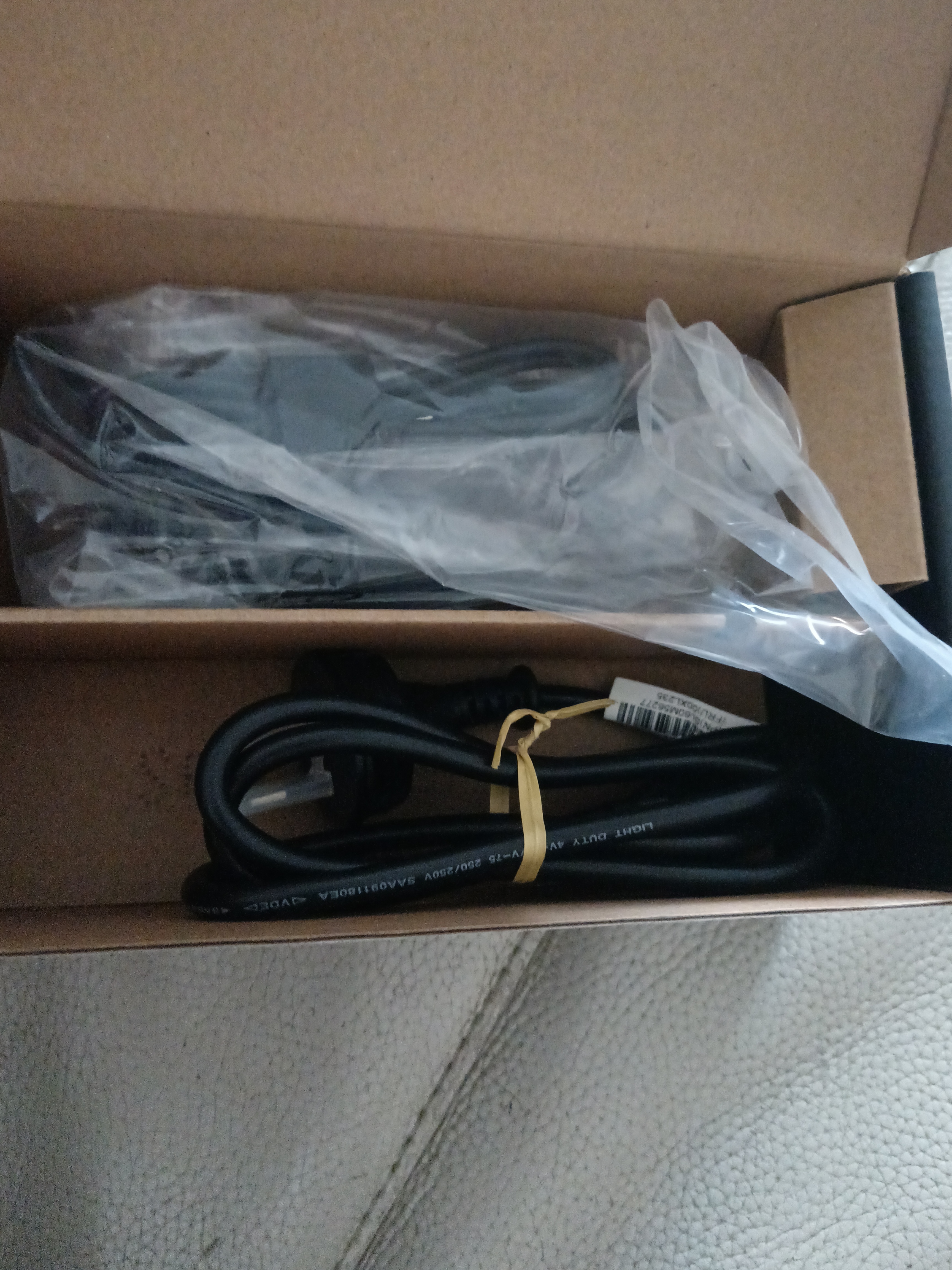 联想（Lenovo）原装 电源适配器 笔记本充电器 电脑电源线 Thinkpad笔记本充电线 20V3.25A 65W方口带针 实拍图
