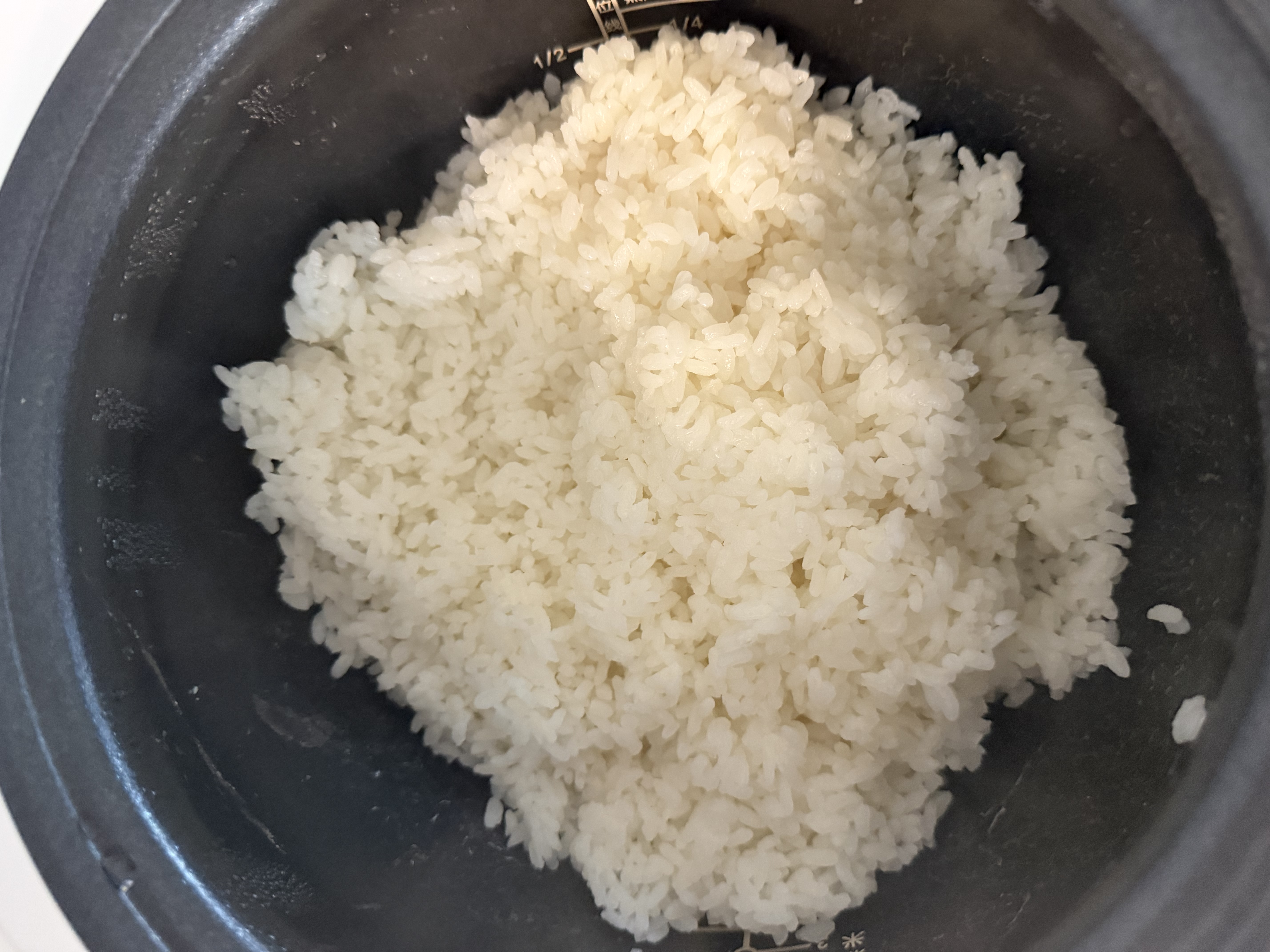 福库（CUCKOO）饭煲IH加热不粘内胆可预约快速煮饭多功能触屏白色微压电饭锅3升1-3人份CR-HD0610FW 实拍图