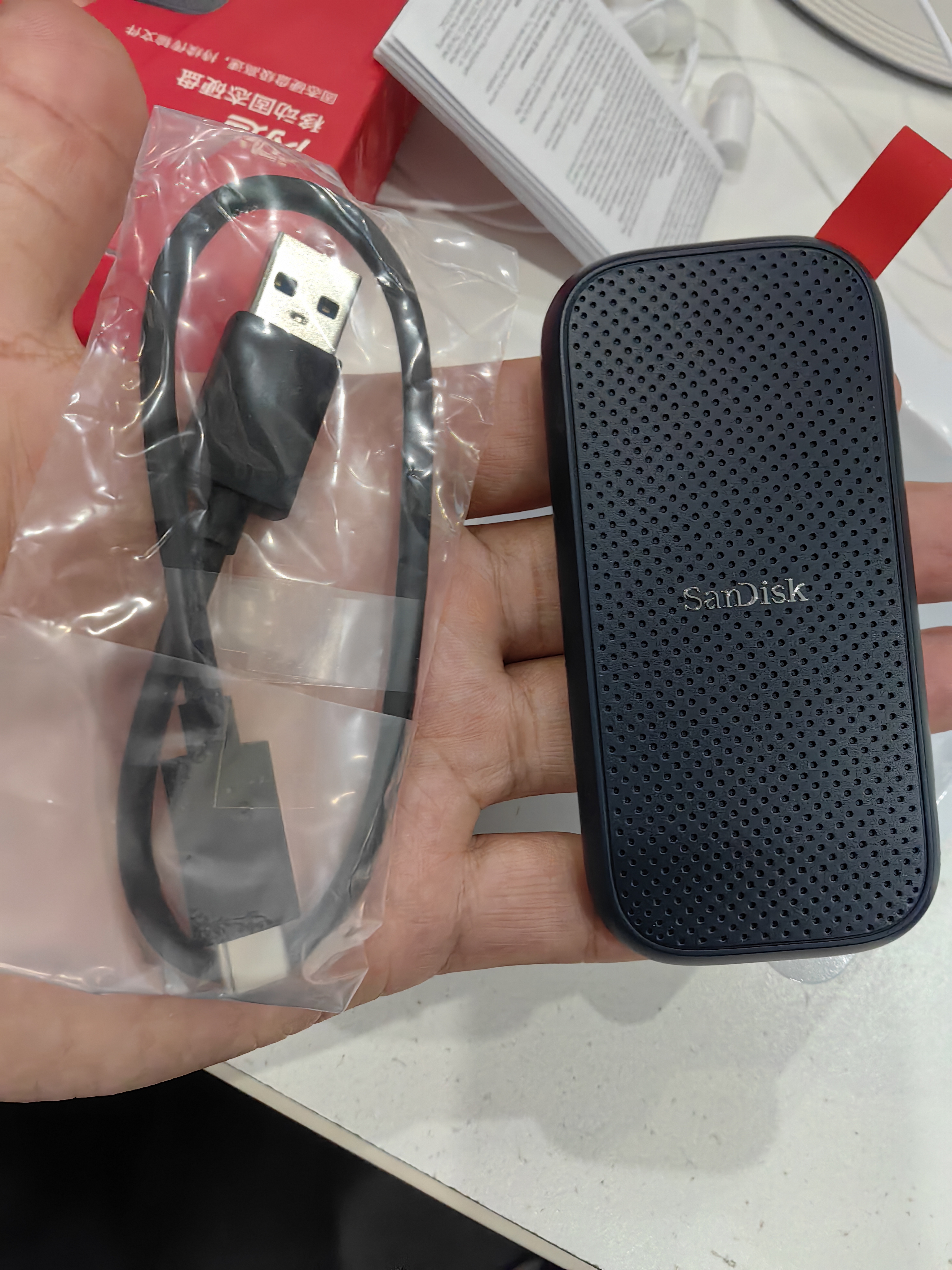Sandisk闪迪1TB Type-c USB3.2移动固态硬盘（PSSD）E30高速 移动SSD 读速800MB/s 兼容手机笔记本电脑 实拍图