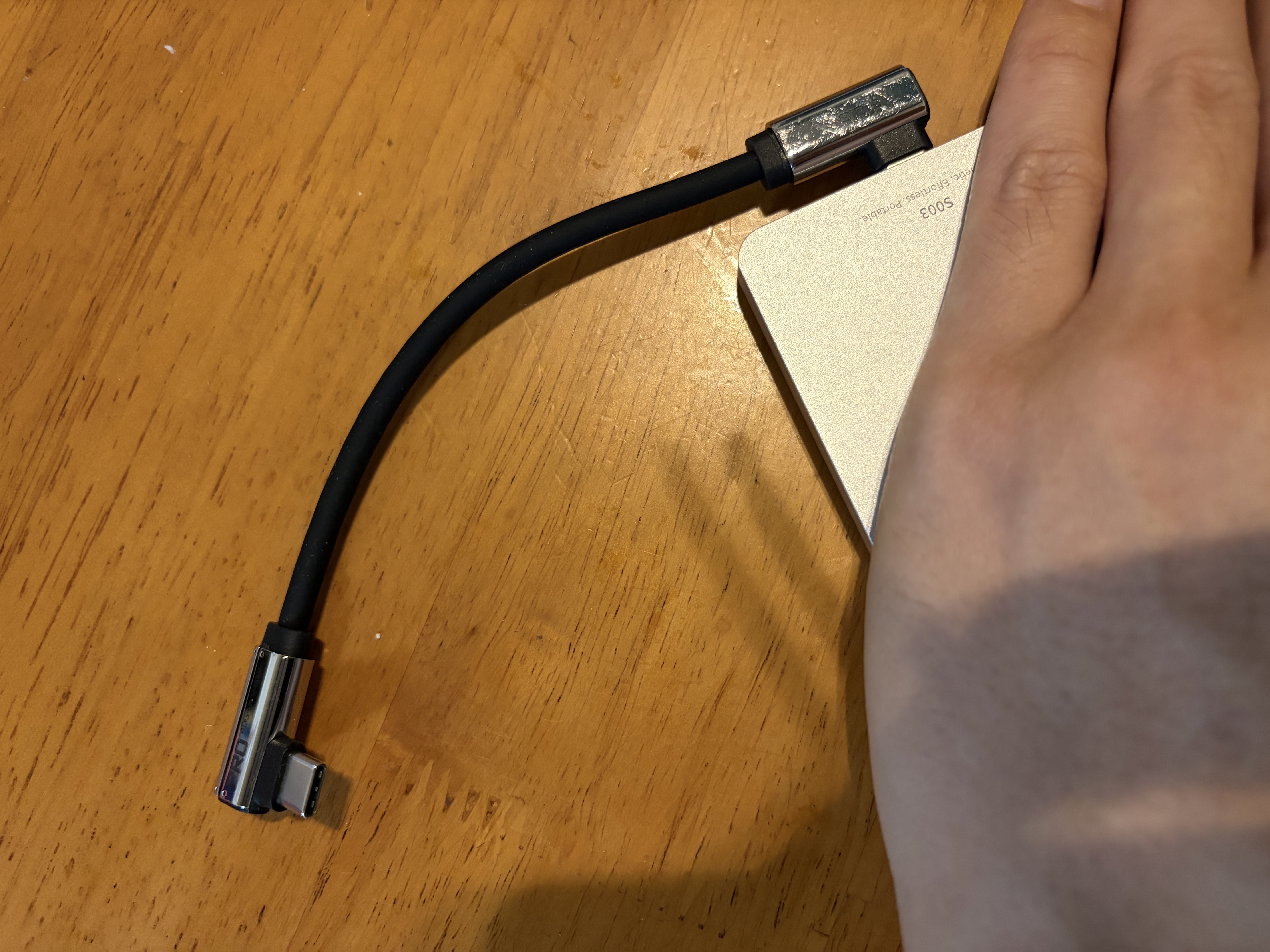 海备思Type-C全功能数据线USB4双L侧弯头ctoc超短充电兼容雷电5快充PD移动硬盘充电宝40Gbps适用iPhone17 实拍图