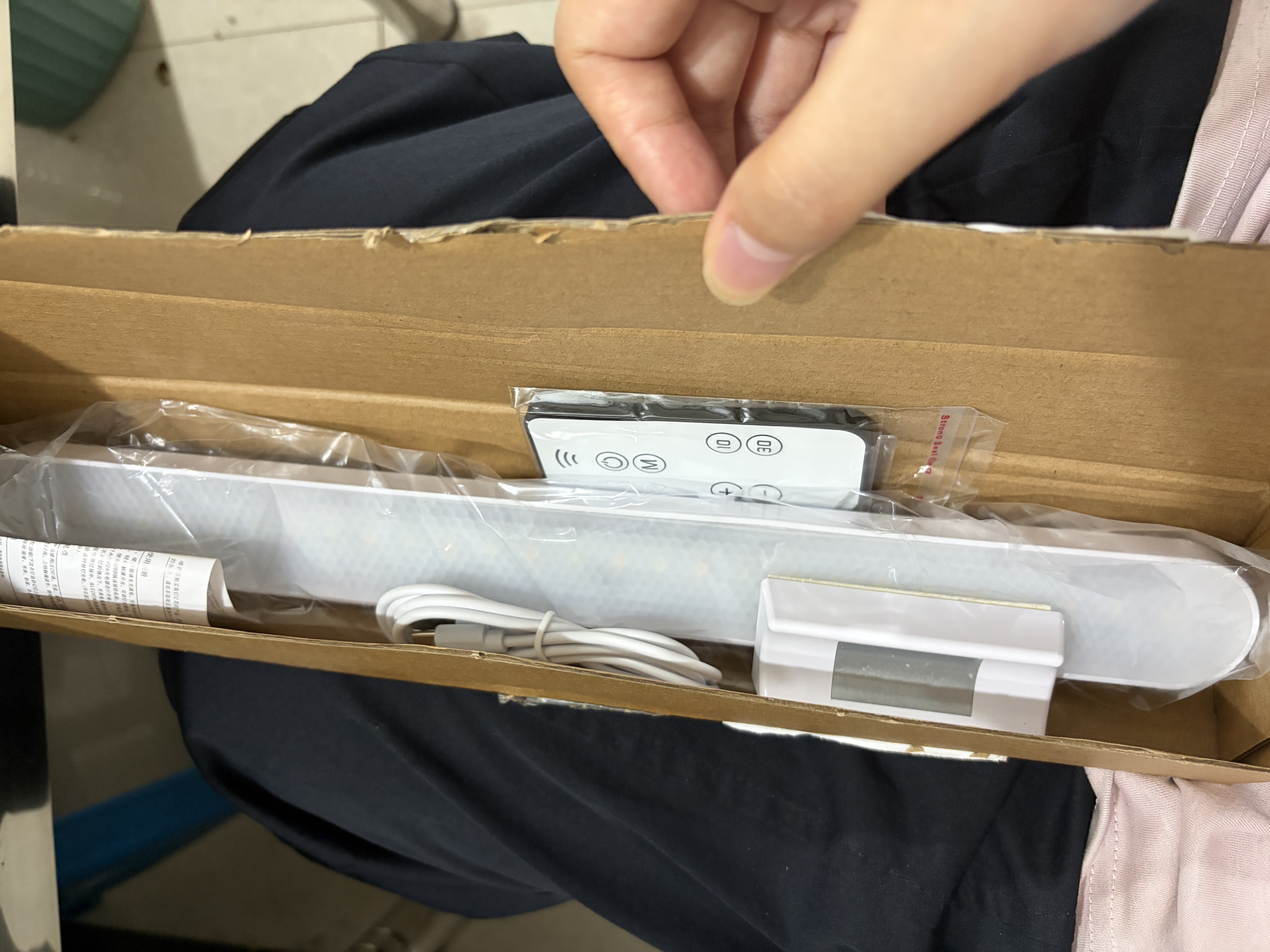 护眼灯学生宿舍led台灯充插两用卧室床头书桌学习专用磁吸酷毙灯 D505遥控款 实拍图