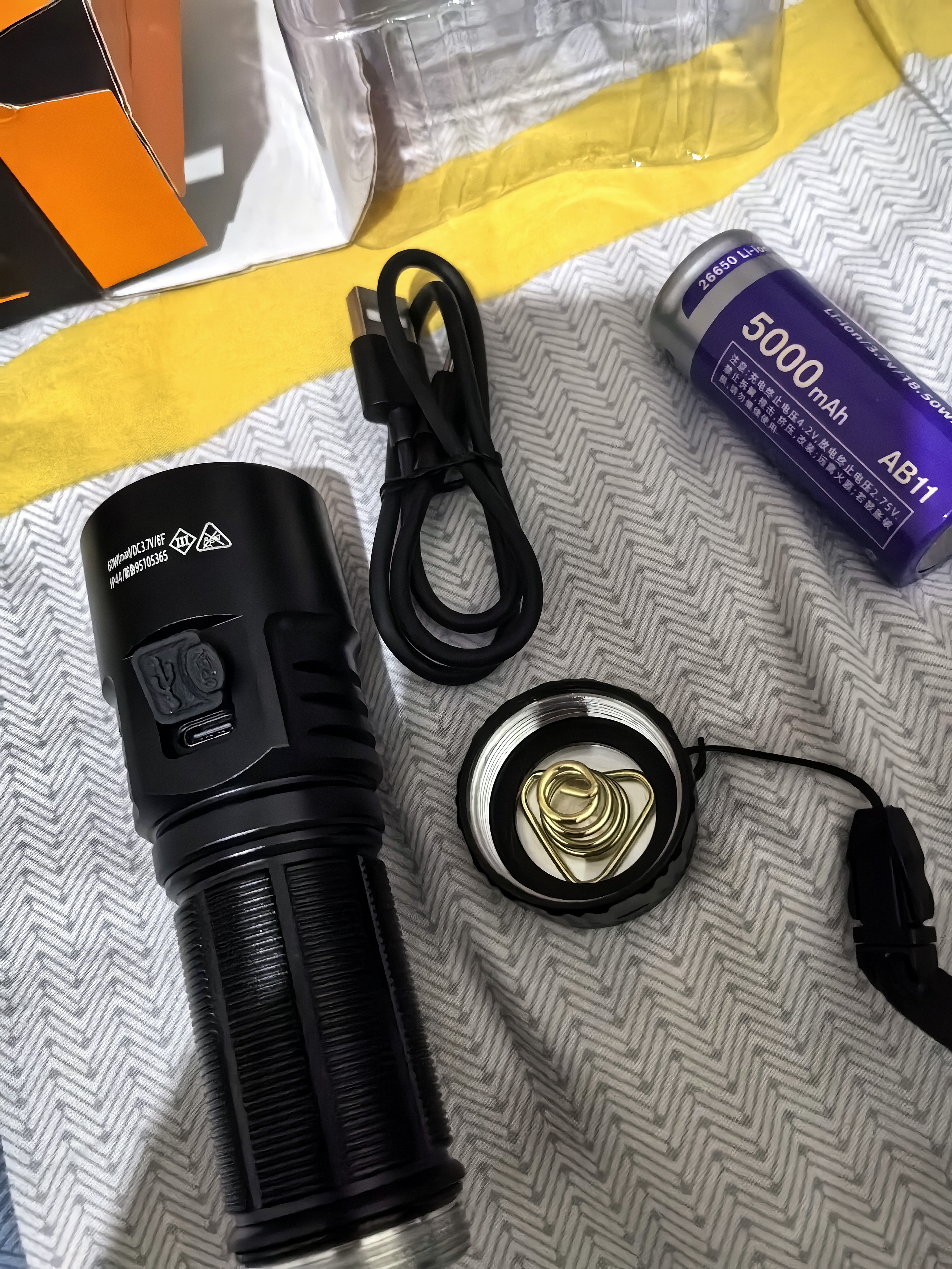 神火（SupFire）K75强光手电筒远射超亮Type-C充电户外骑行照明灯 实拍图