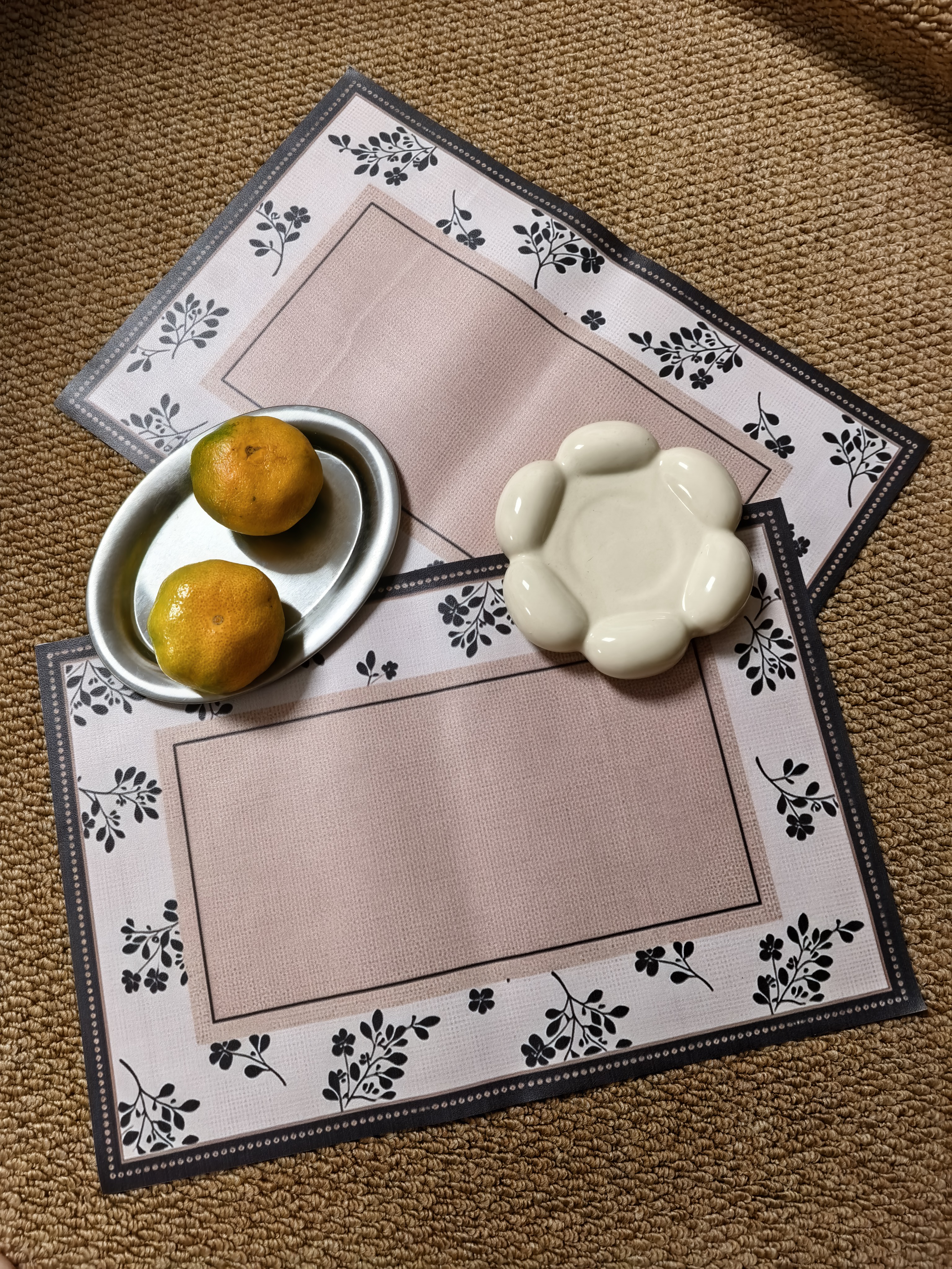 范爷家中古风餐垫2片装防水防油防烫免洗皮革隔热垫易打理耐脏pu西餐垫 实拍图
