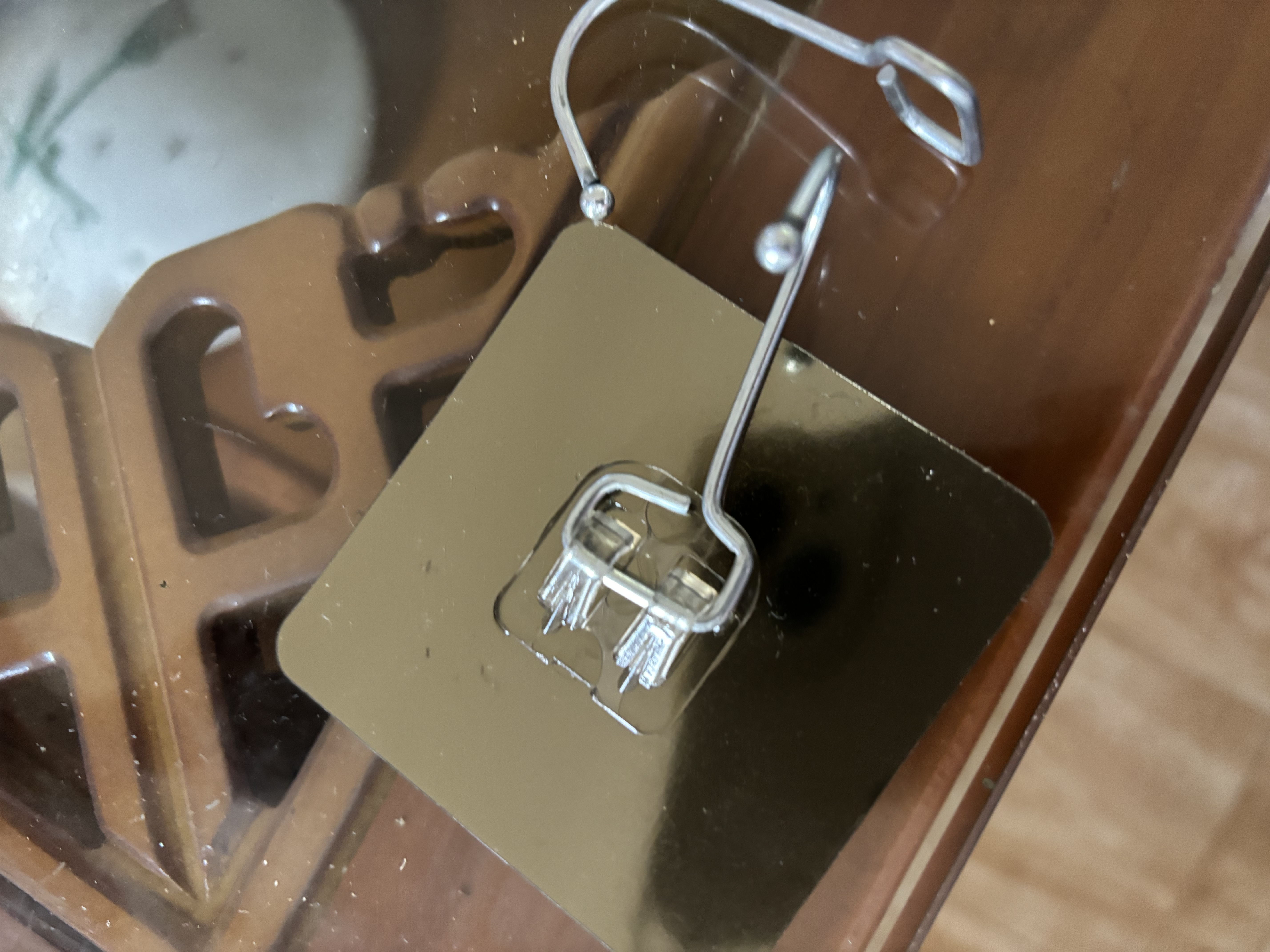 置物架层架家具配件大挂钩粘胶墙壁墙贴免打孔墙面粘贴无痕粘钩 拉丝金大挂钩1个 实拍图