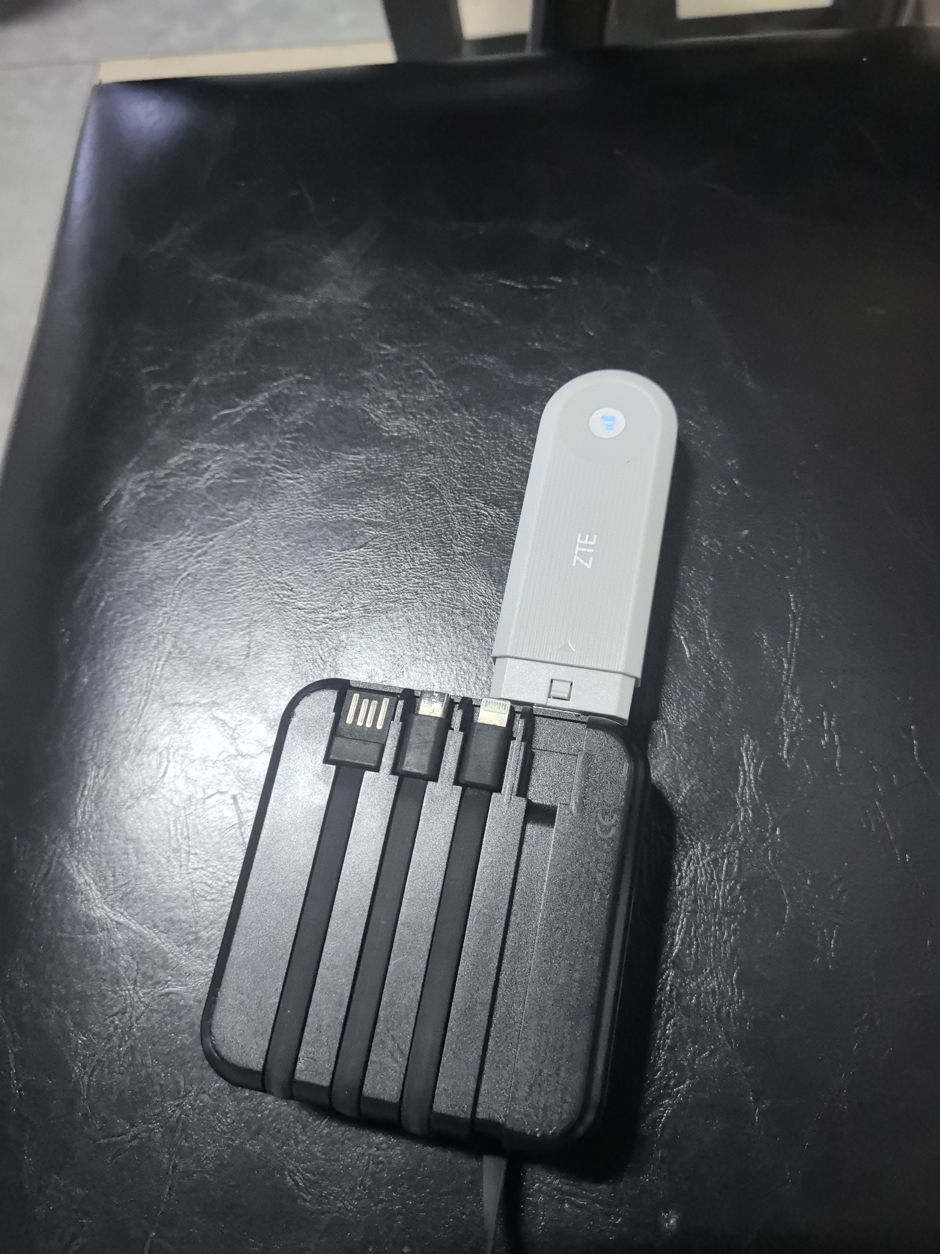 中兴（ZTE）F40 5G RedCap随身wifi6可插卡轻量化5G移动wifi无线网便携路由器热点笔记本电脑上网流量2026款 实拍图