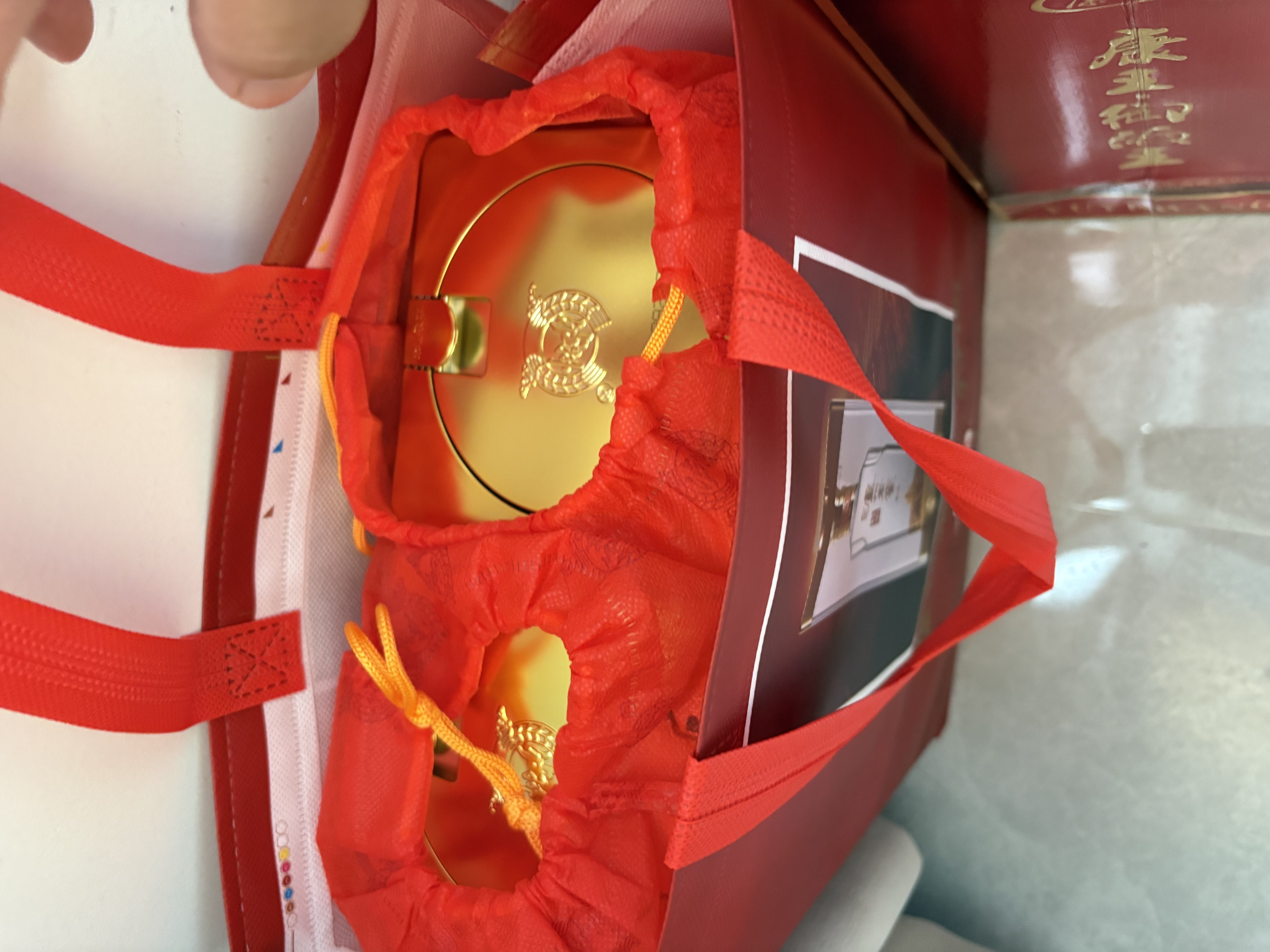 泸州老窖 特曲晶彩 浓香型白酒 52度500ml*6瓶整箱装(赠送3个礼品袋) 实拍图