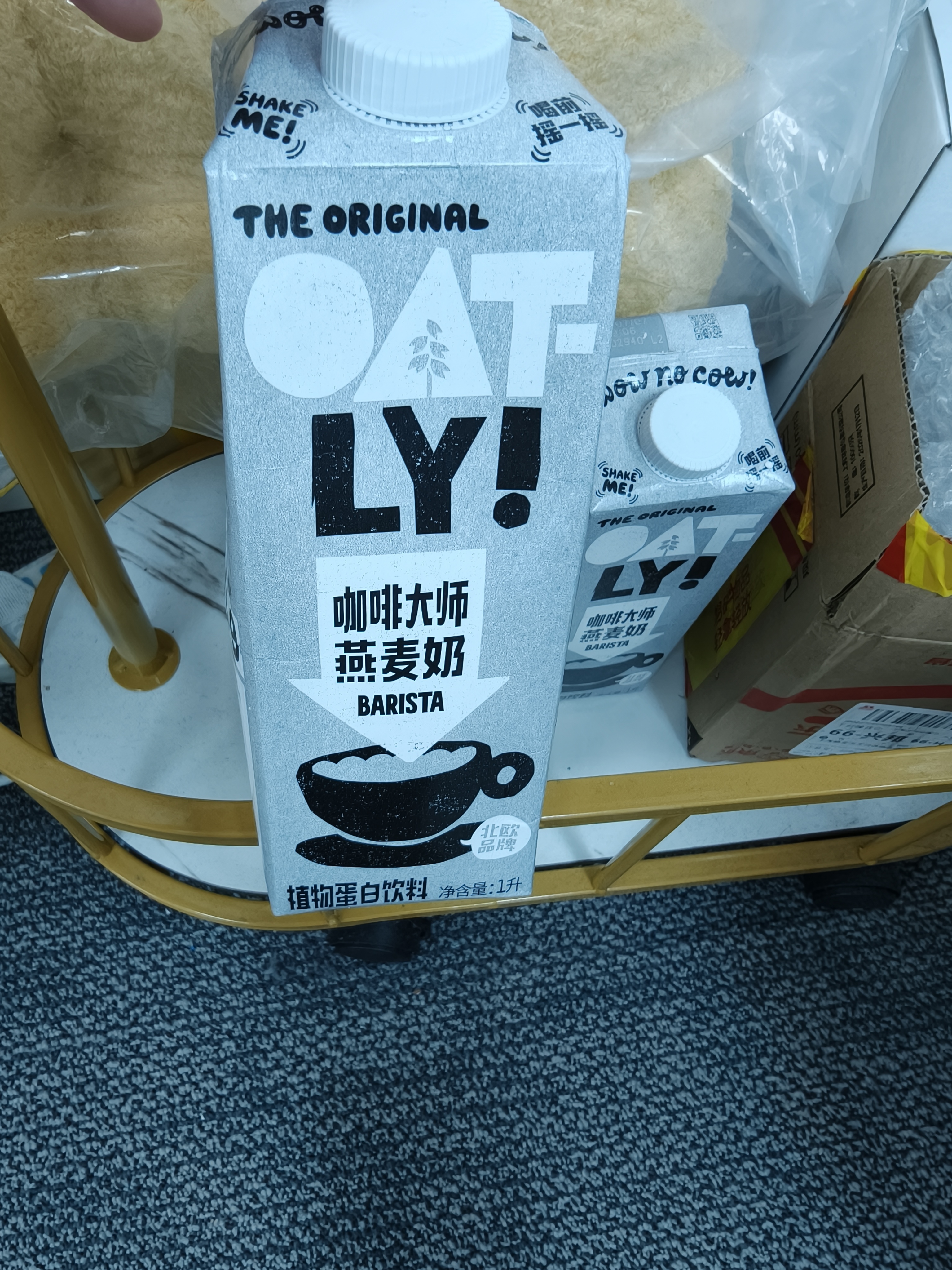 OATLY噢麦力咖啡大师燕麦奶咖啡伴侣植物蛋白饮中秋送礼谷物饮料整箱装 【咖啡大师】1L*2 实拍图