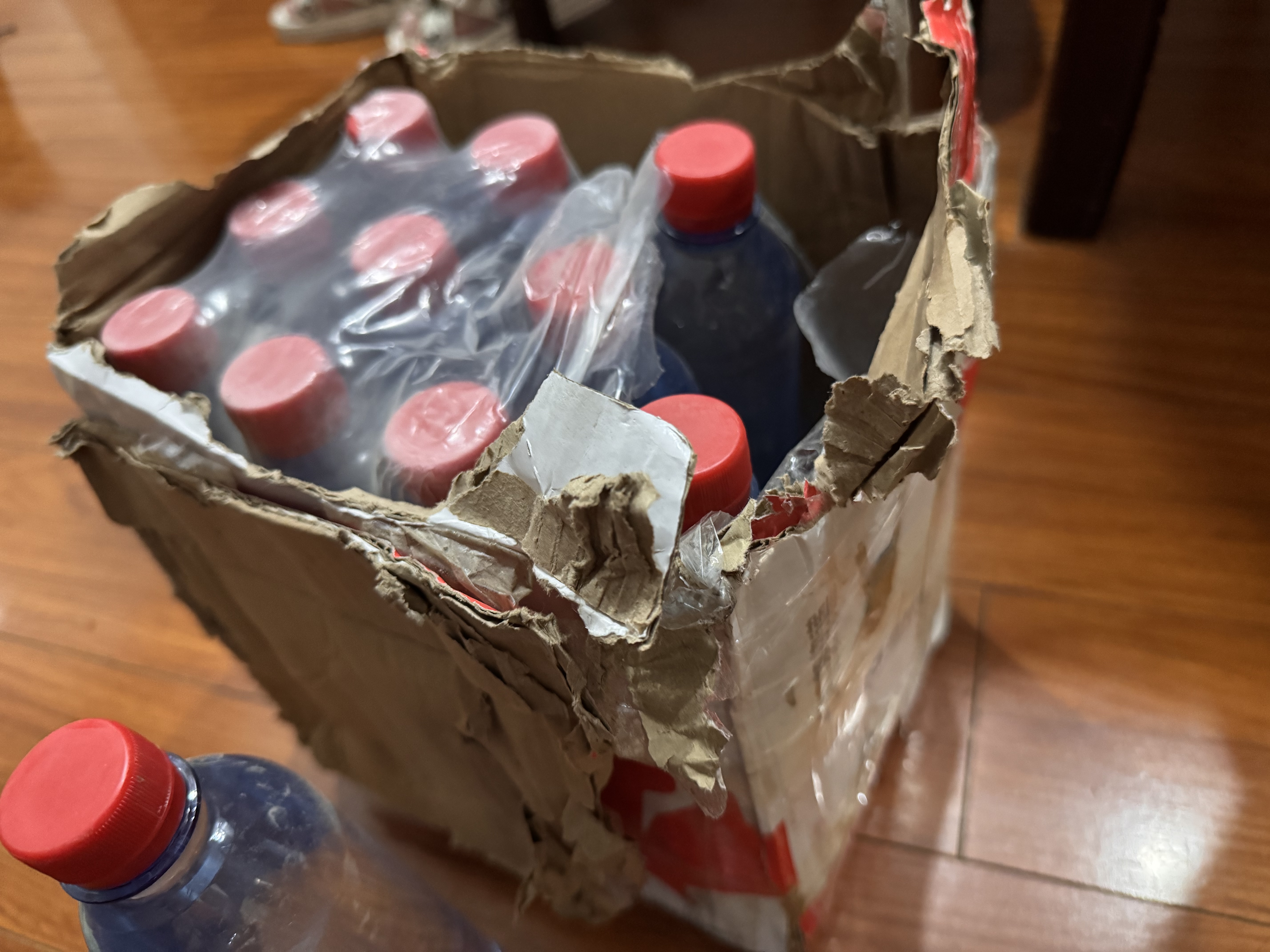 芬尼湾加拿大进口饮用天然水500ml*12瓶整箱 弱碱性小瓶装饮用 拍3箱送一箱（505ml） 实拍图