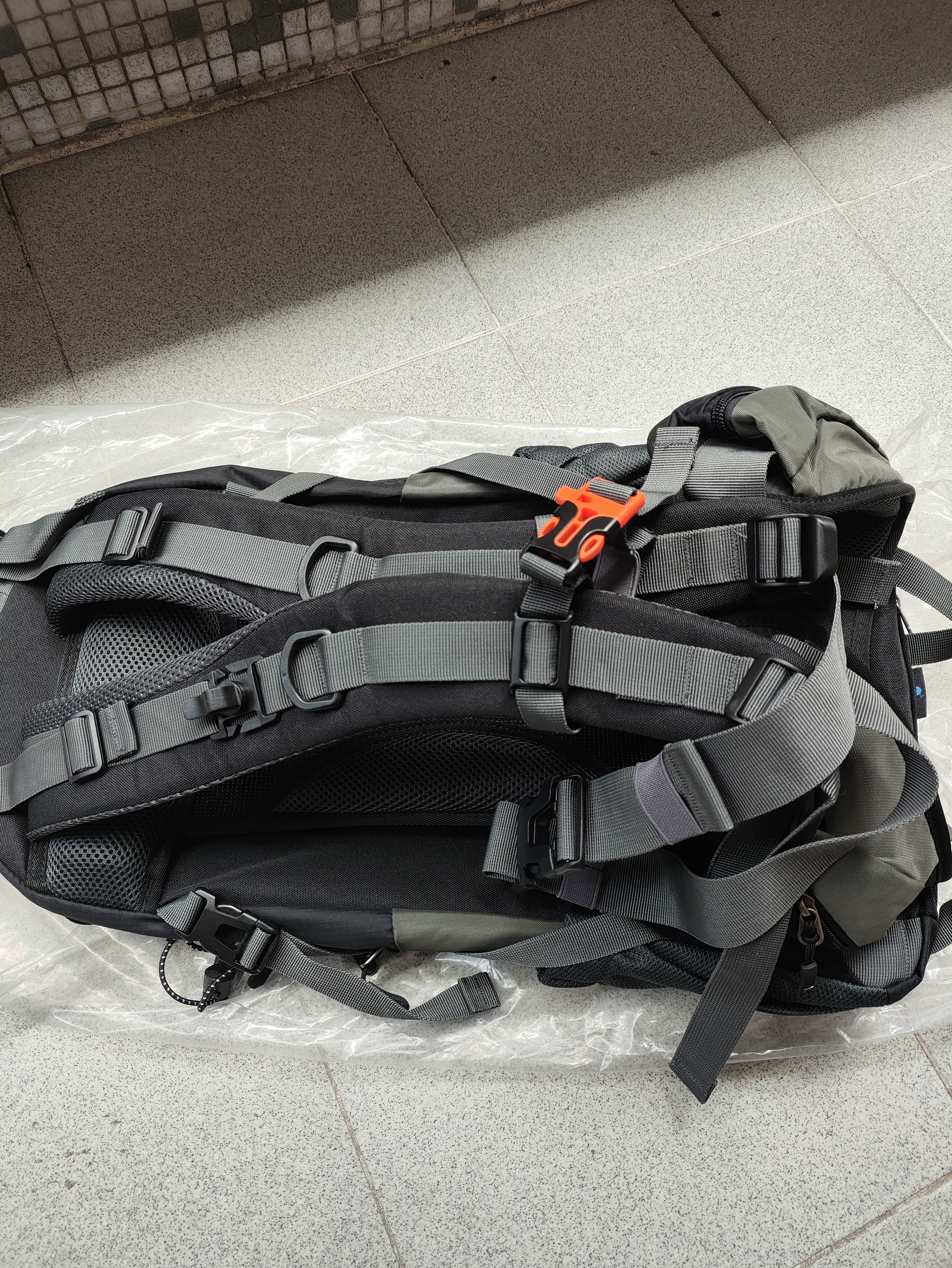 ALPINT MOUNTAIN埃尔蒙特40L登山包徒步旅行背包男士大容量双肩包户外轻便旅行包 实拍图